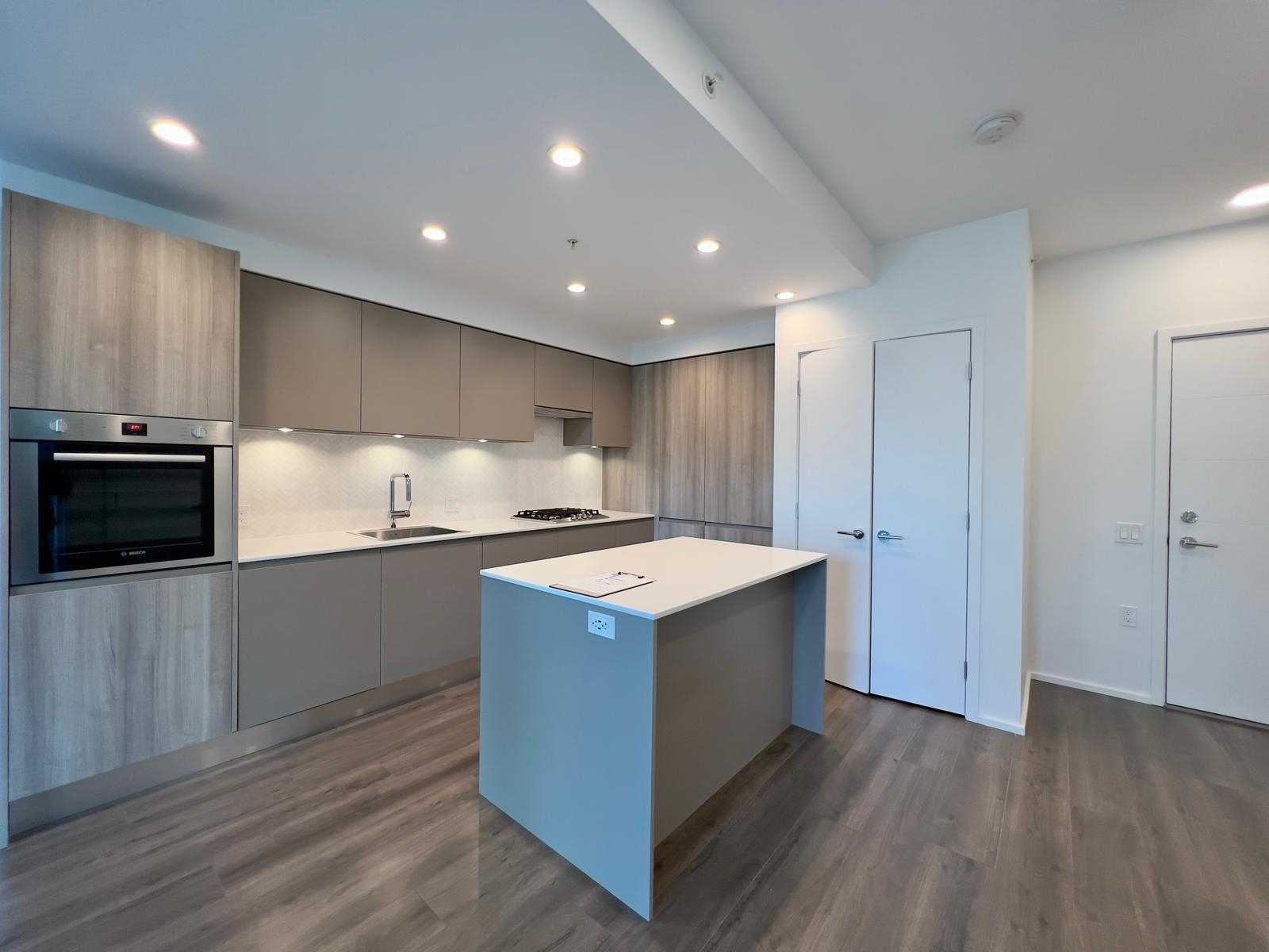 304 3809 EVERGREEN PLACE, R3054825, BC,