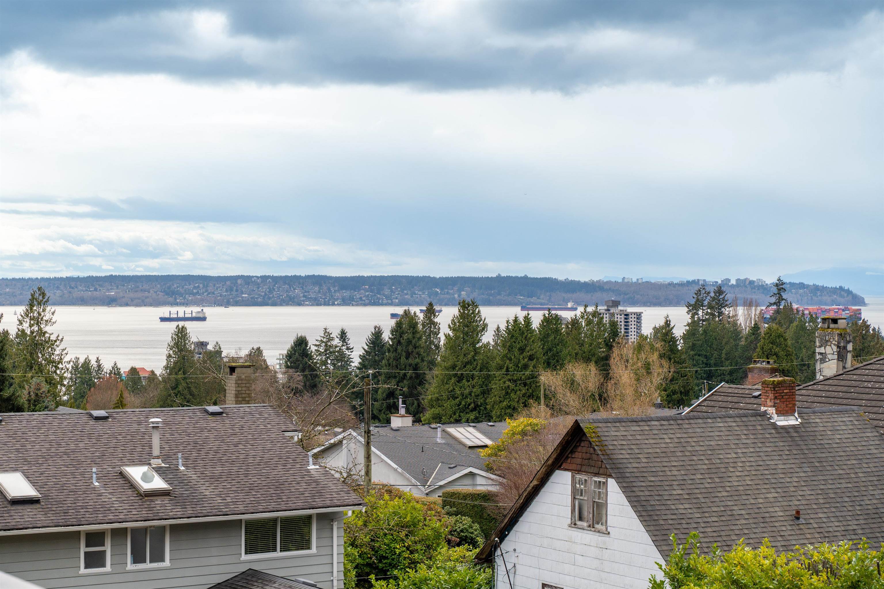 1410 MATHERS AVENUE, West Vancouver BC V7T 2G7, R3055063, BC,