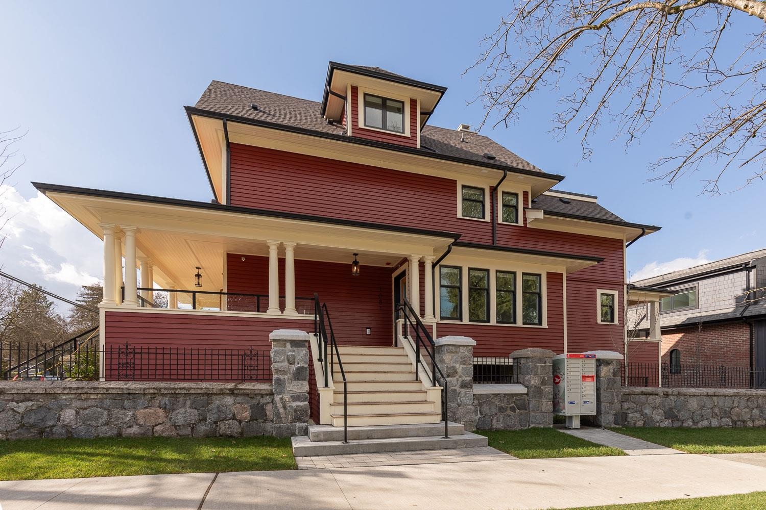 1081 SEMLIN DRIVE, Vancouver BC V5L 2N6, R3055065, BC,