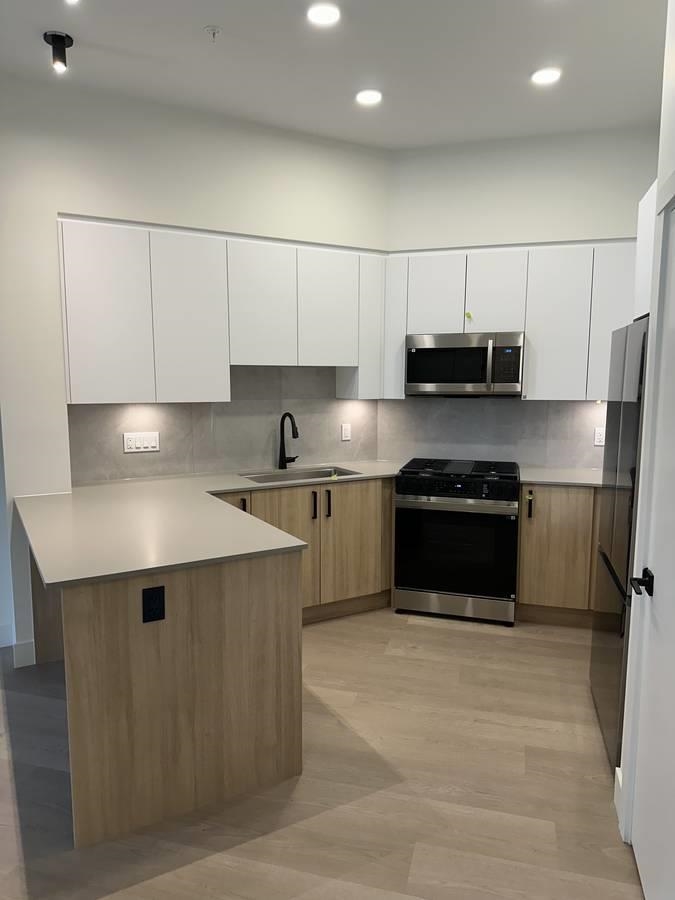 B42X B42X 8230 STREET, R3055091, BC,