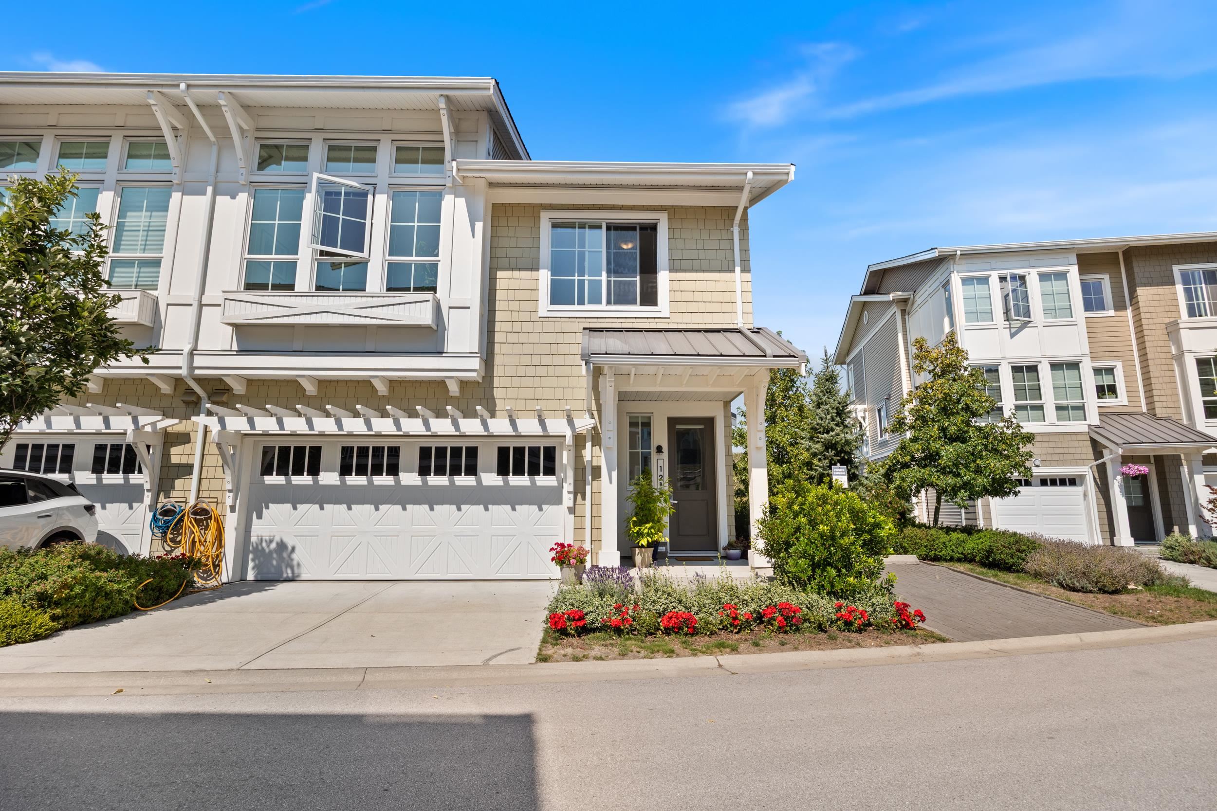 12B 5551 ADMIRAL WAY, R3055109, BC,