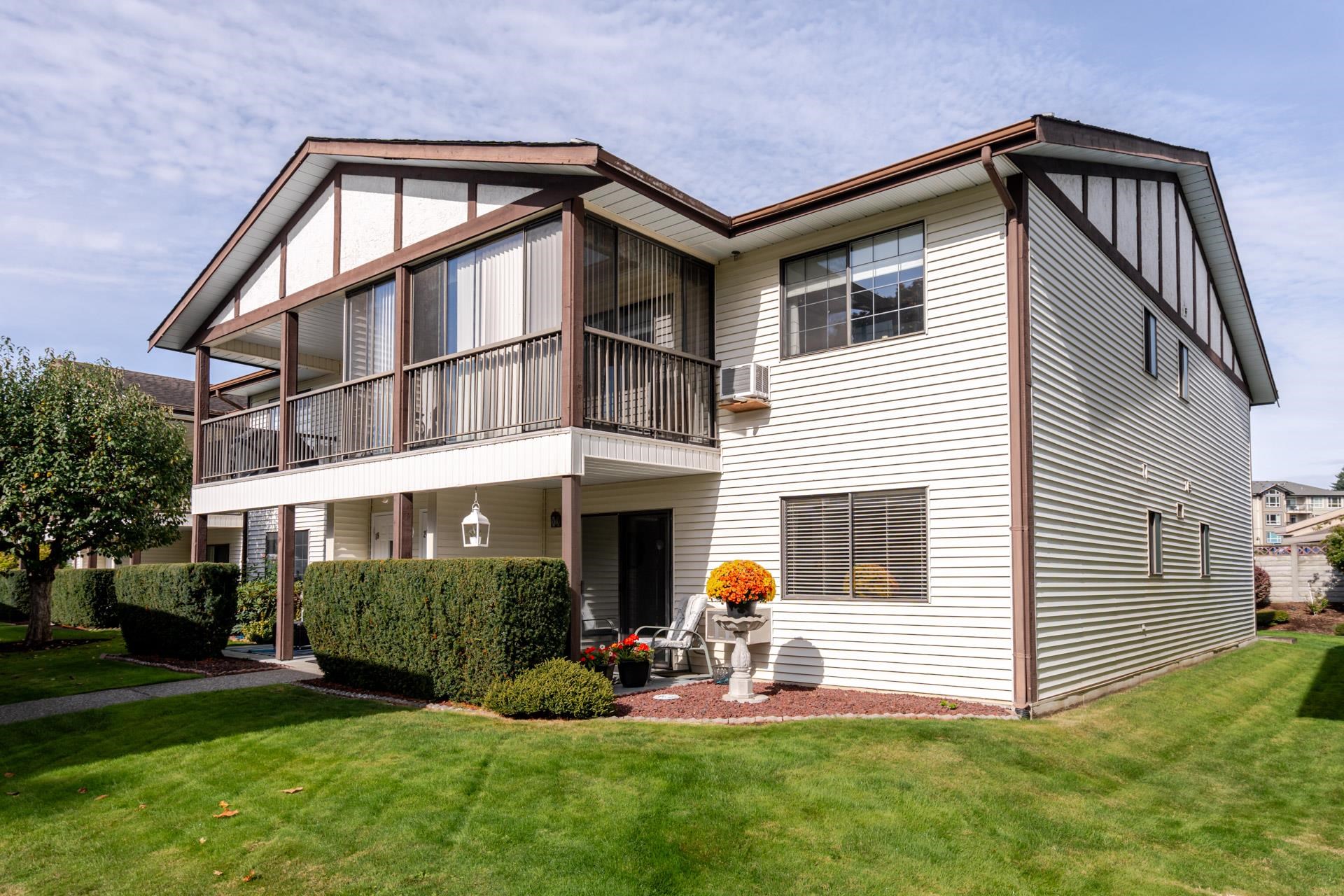 17 32718 GARIBALDI DRIVE, R3055248, BC,