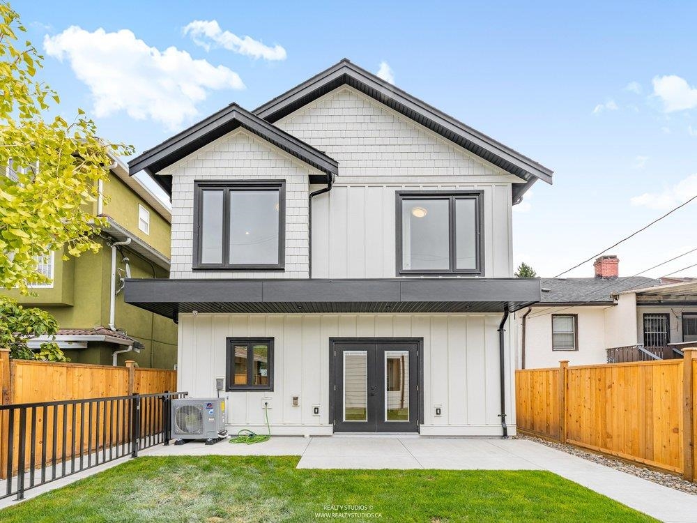 2 4257 KNIGHT STREET, R3055332, BC,