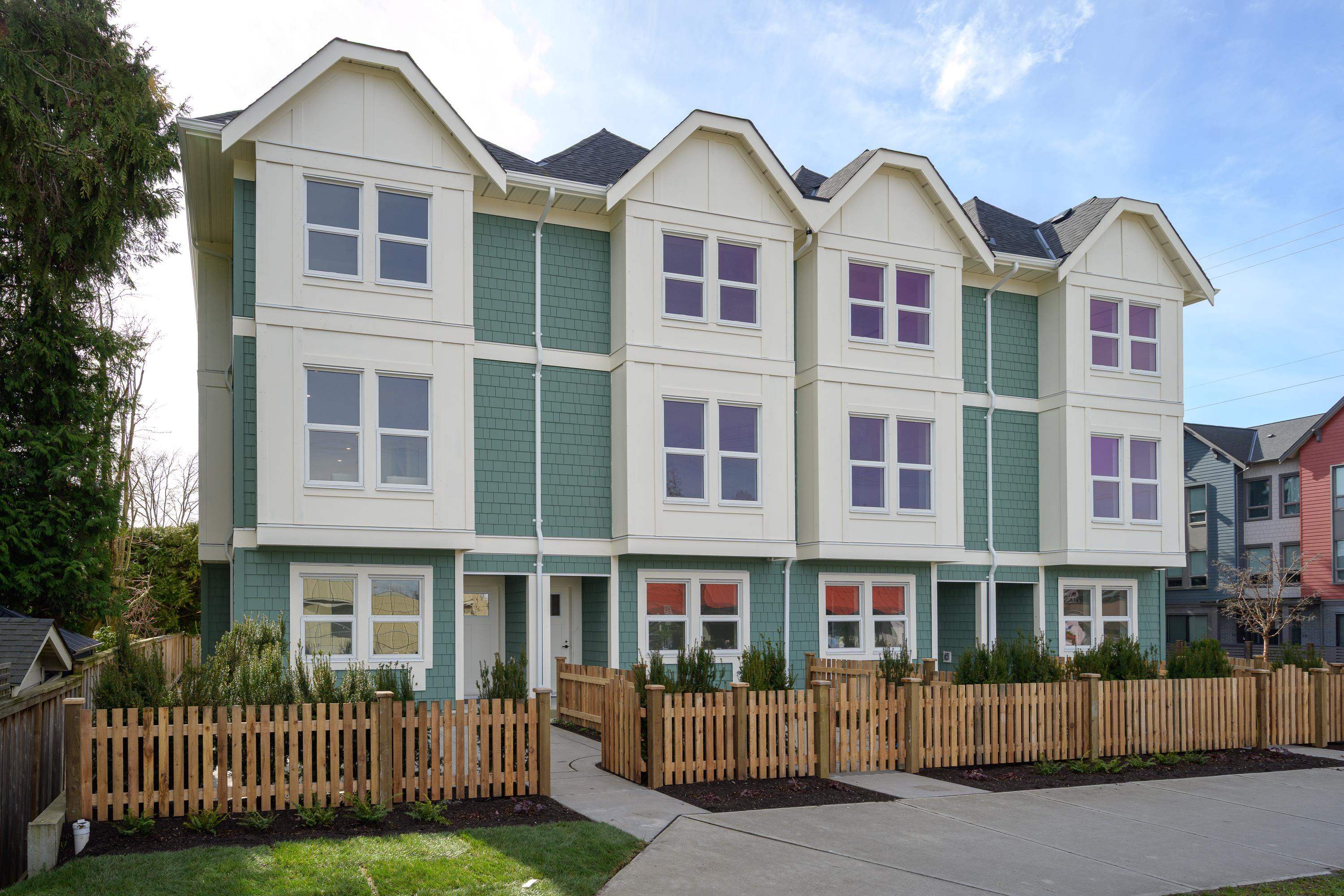 1 4788 54A STREET, R3055458, BC,
