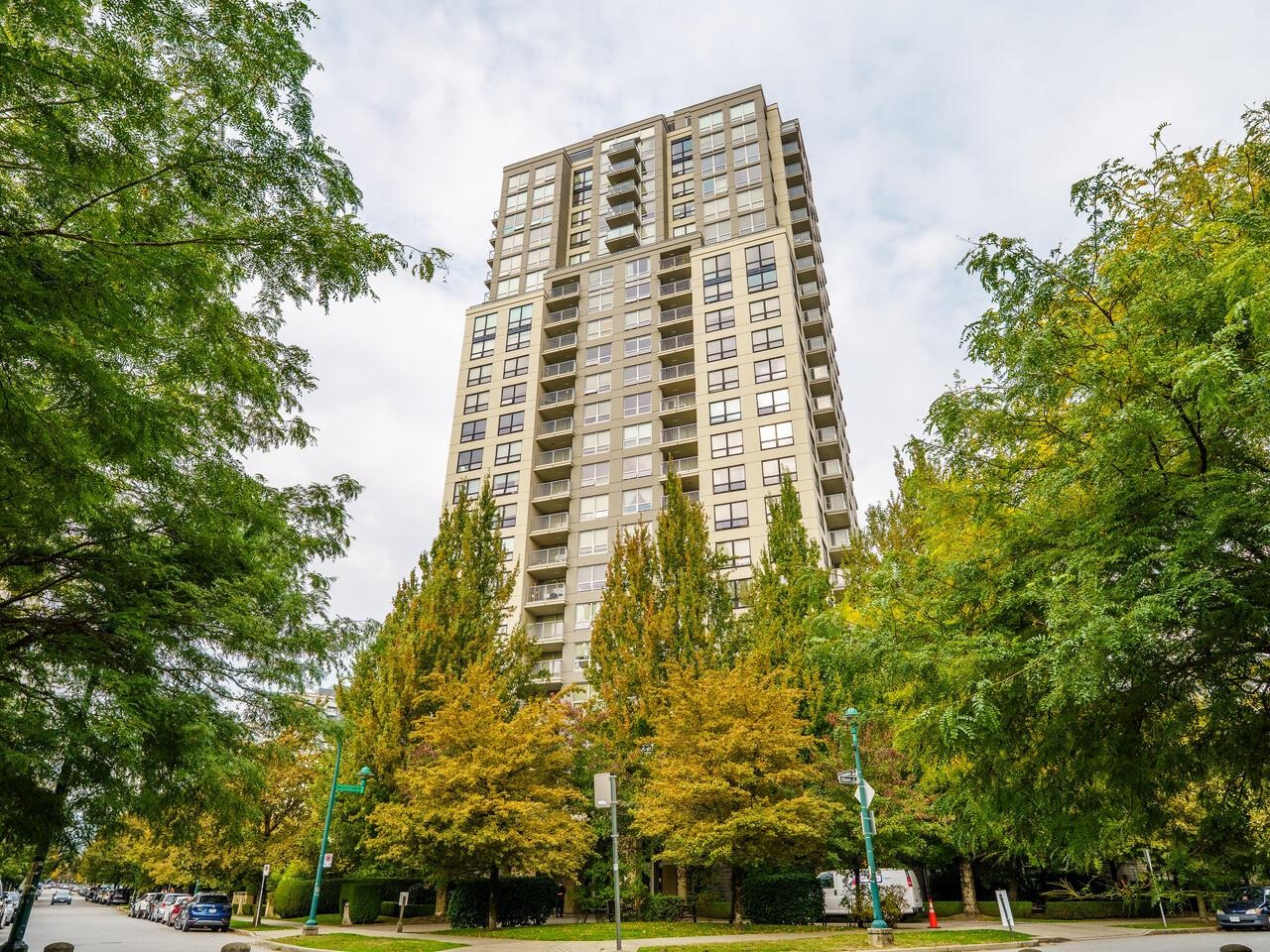 2409 3663 CROWLEY DRIVE, R3055531, BC,