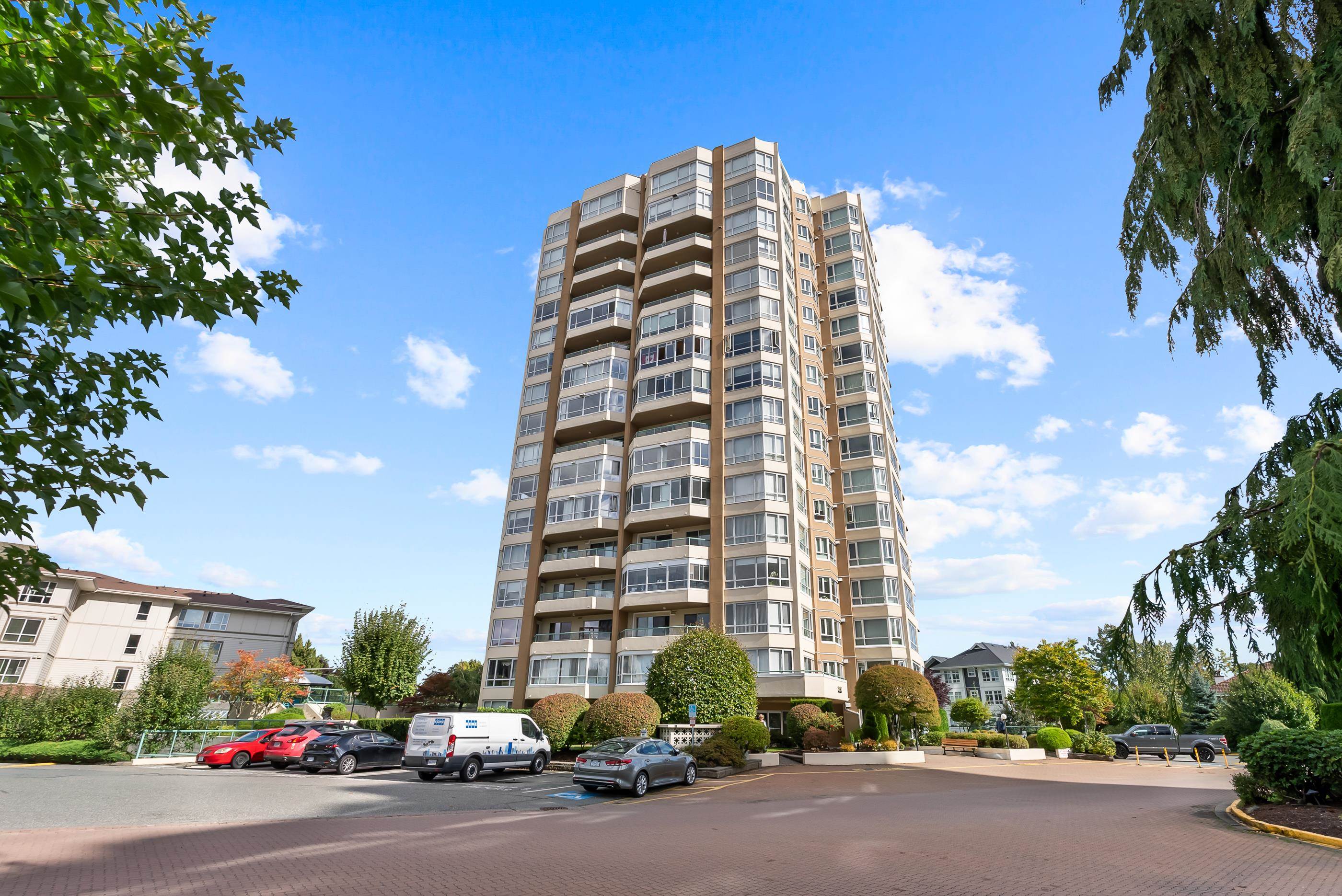 704 3190 GLADWIN ROAD, R3055562, BC,