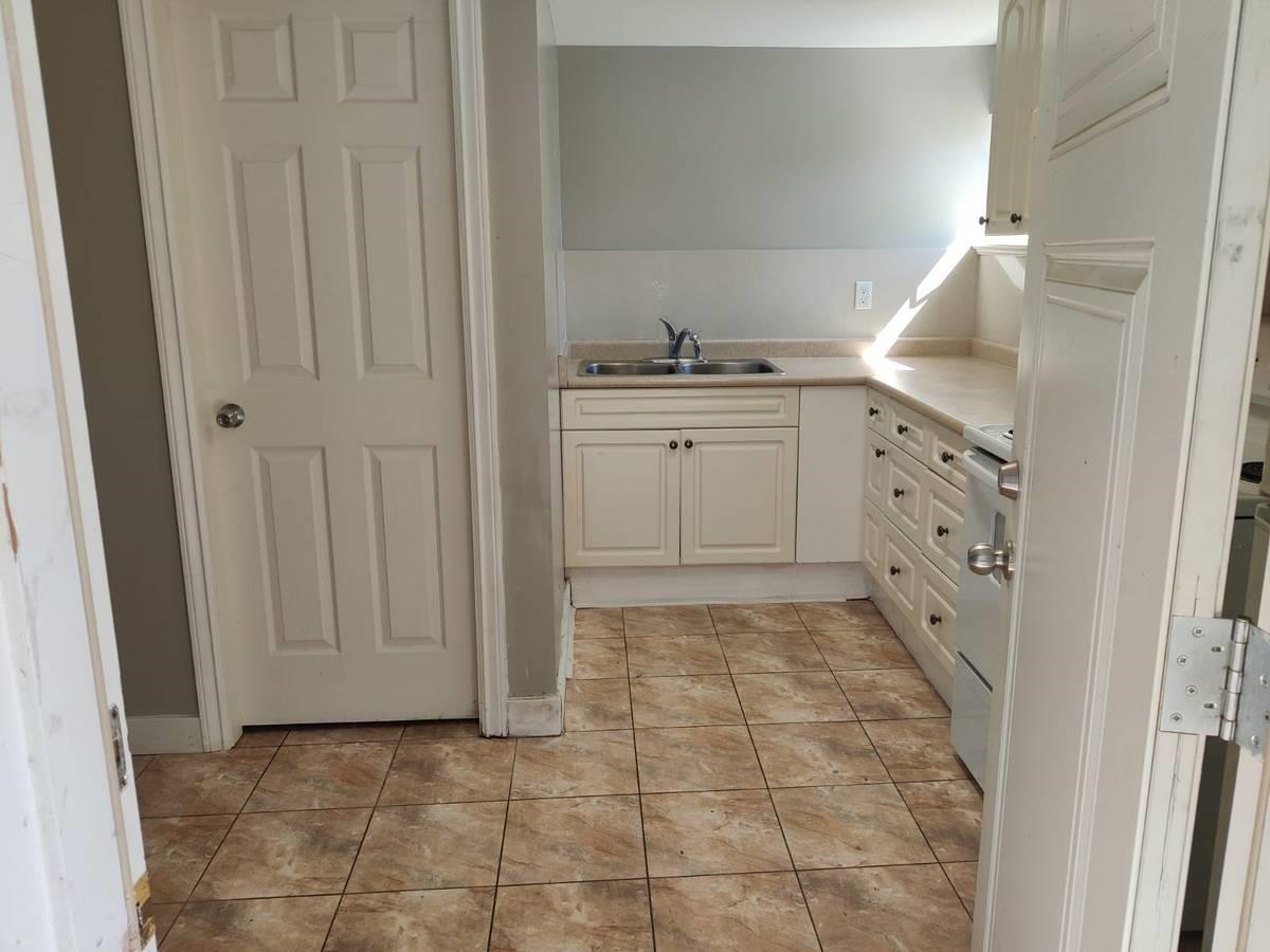 Basement 3756 SUNSET STREET, R3055579, BC,