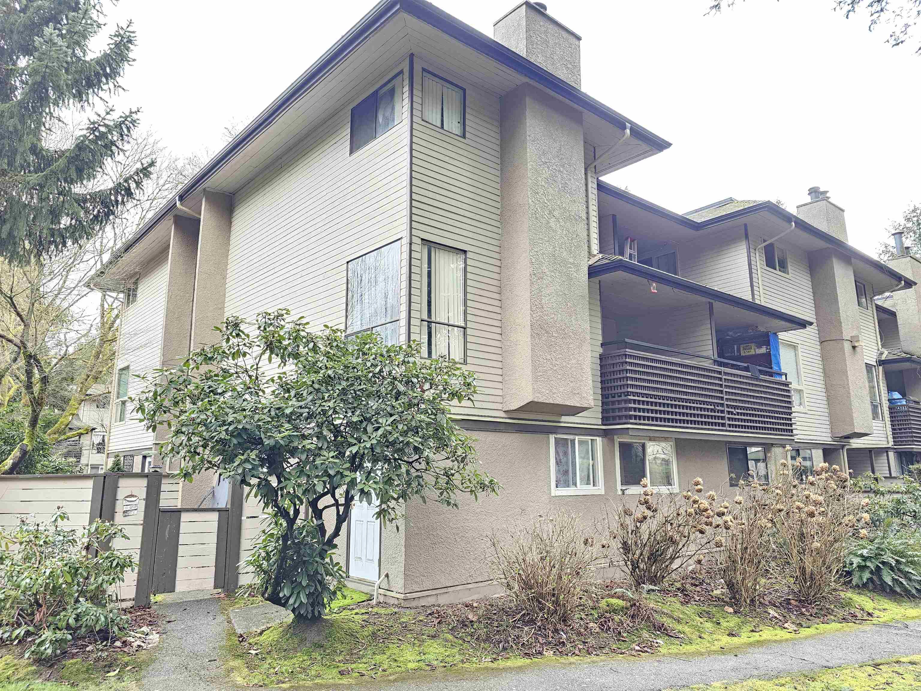 10539 HOLLY PARK LANE, Surrey BC V3R 6X8, R3055584, BC,