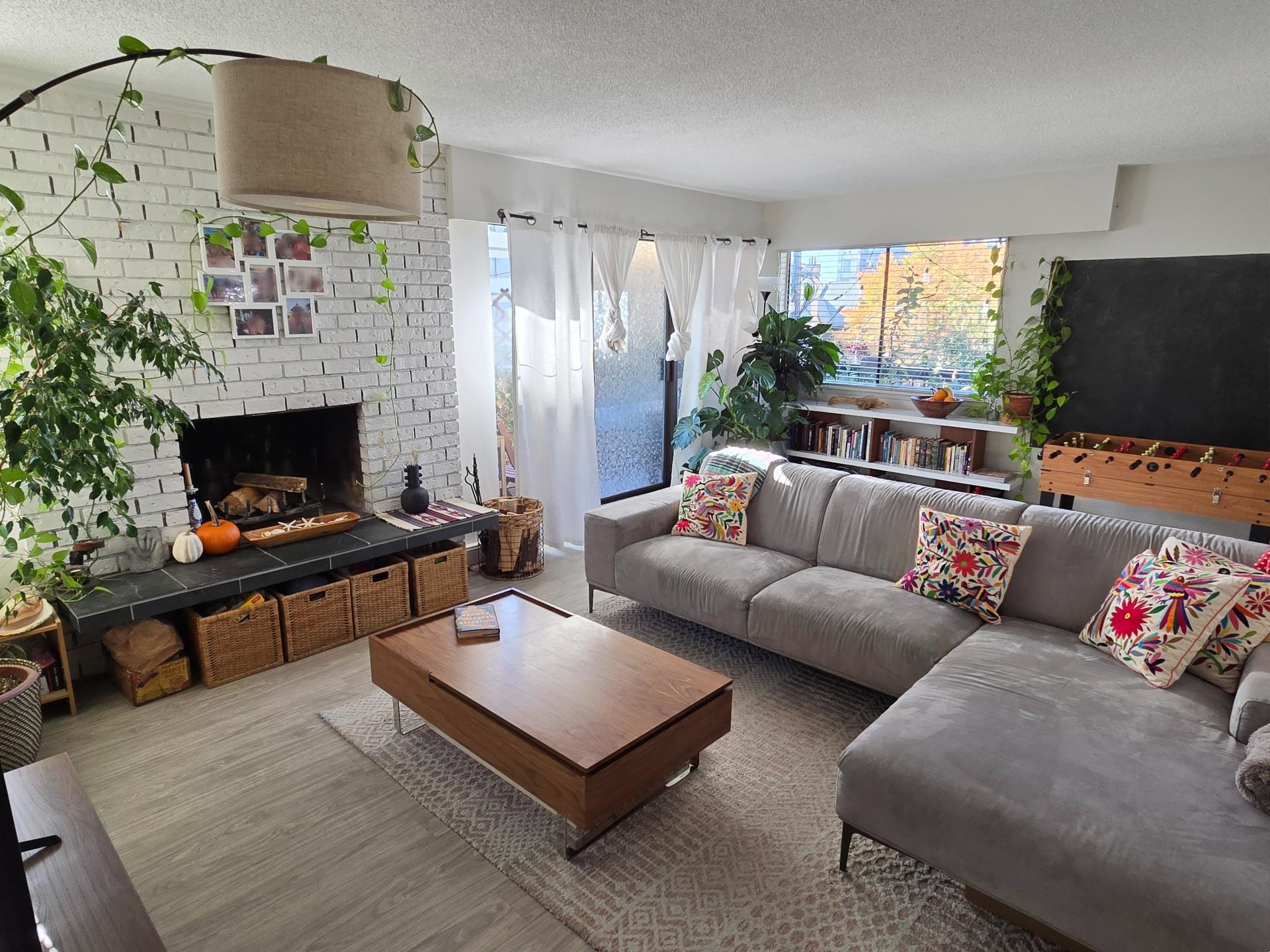 209 410 AGNES STREET, R3055668, BC,