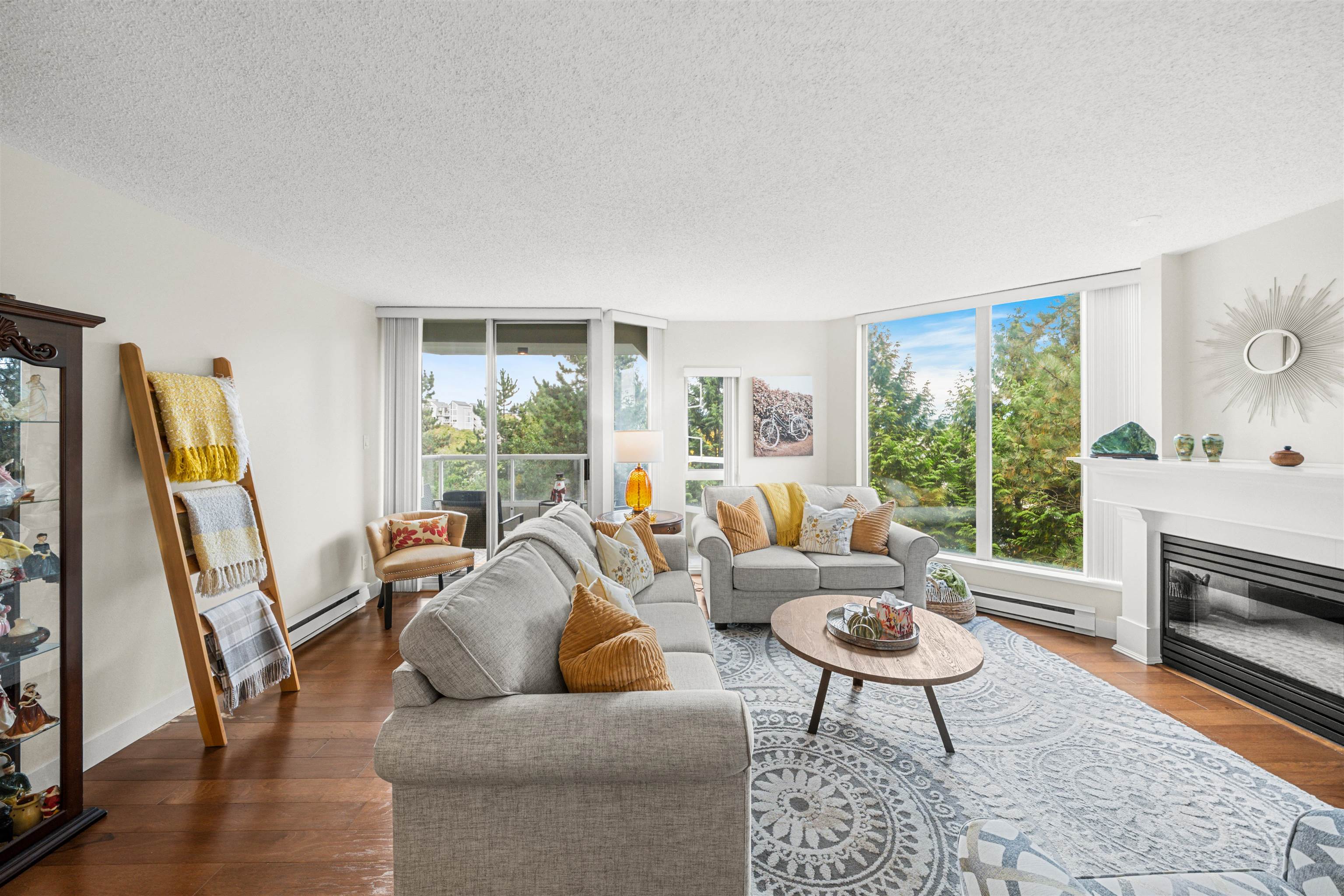 404 71 JAMIESON COURT, R3055818, BC,