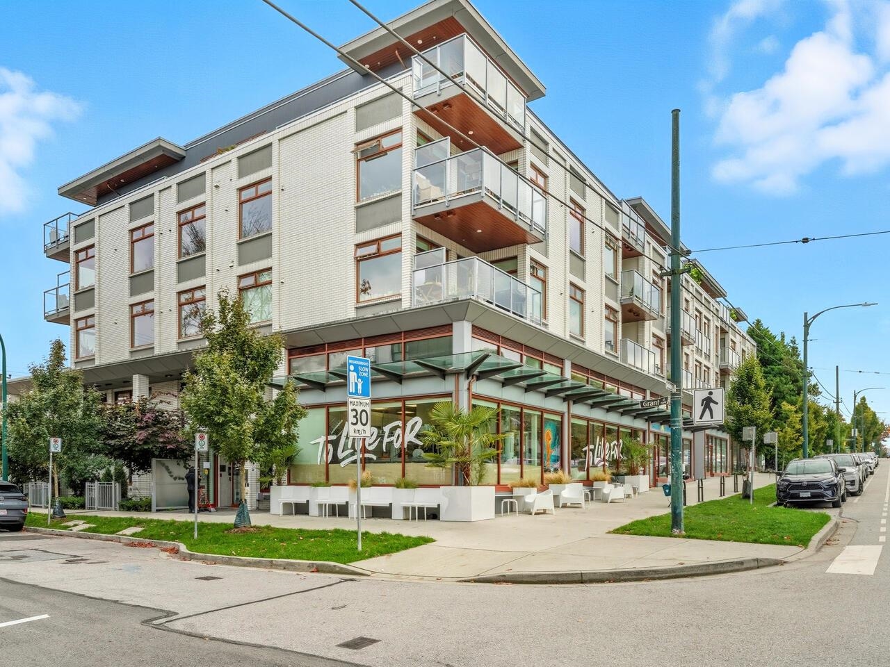 208 2408 GRANT STREET, R3055861, BC,