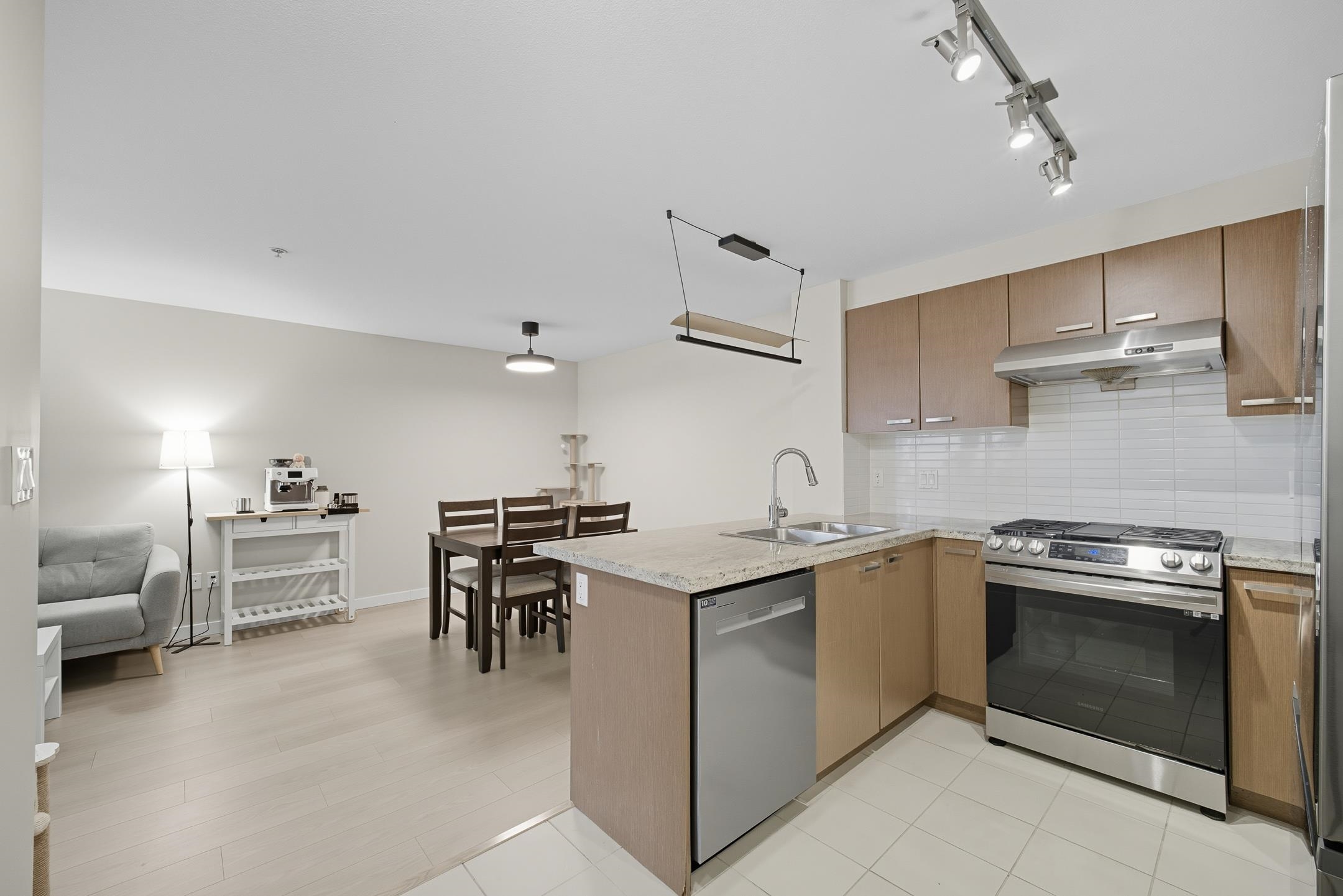 221 9500 ODLIN ROAD, R3055905, BC,