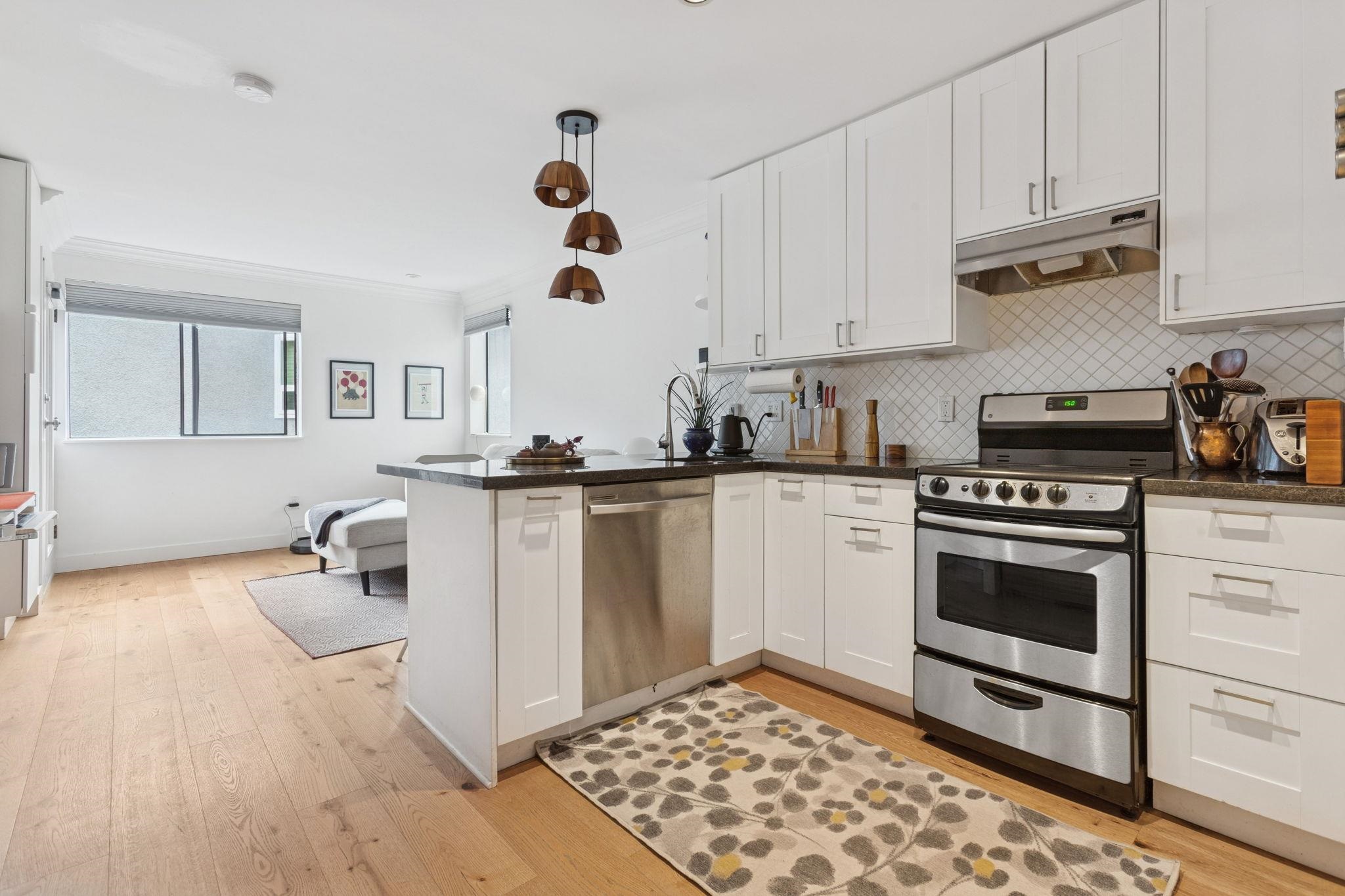 204 853 7TH AVENUE, R3056271, BC,