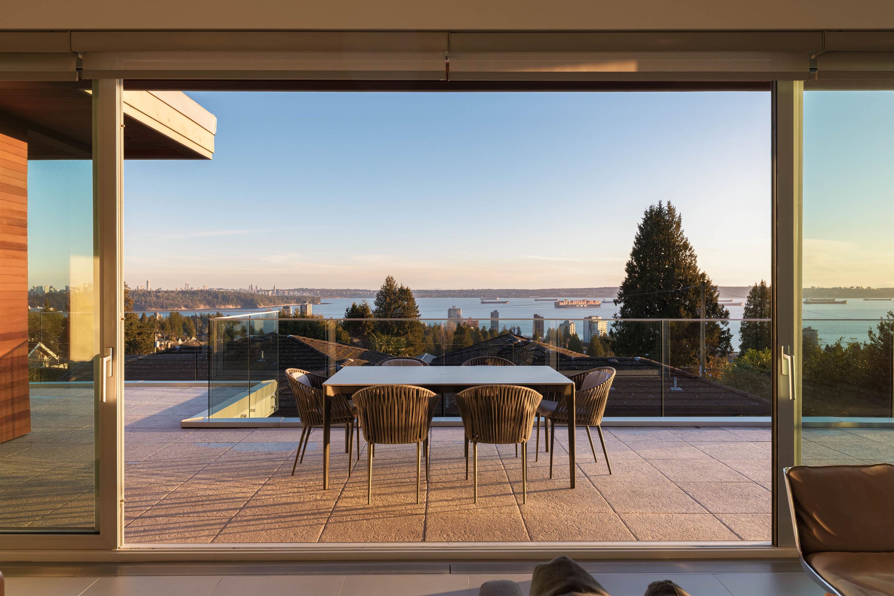 1715 22ND STREET, West Vancouver BC V7V 4E4, R3056312, BC,