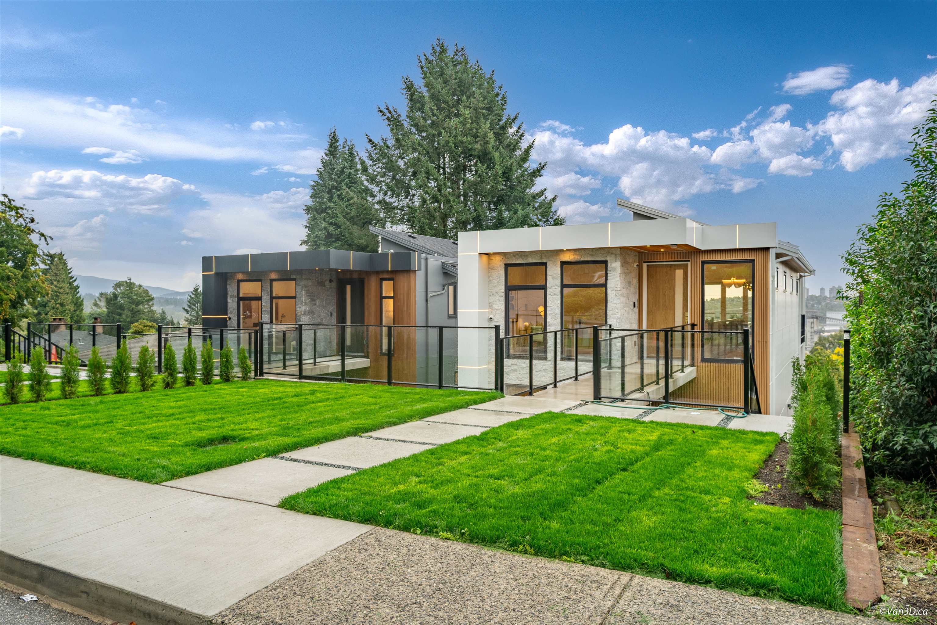 971 ADDERLEY STREET, North Vancouver BC V7L 1T2, R3056418, BC,