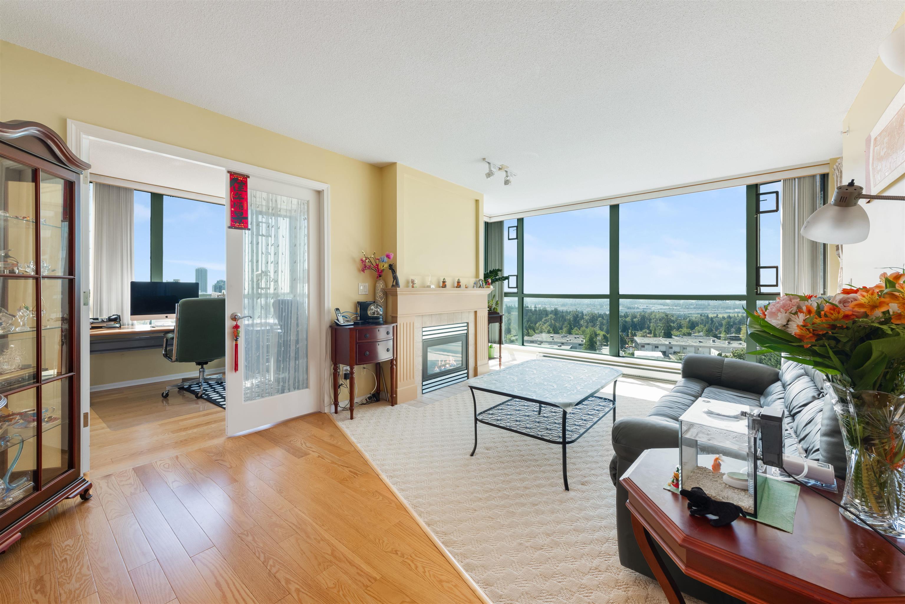 1203 6611 SOUTHOAKS CRESCENT, R3056453, BC,