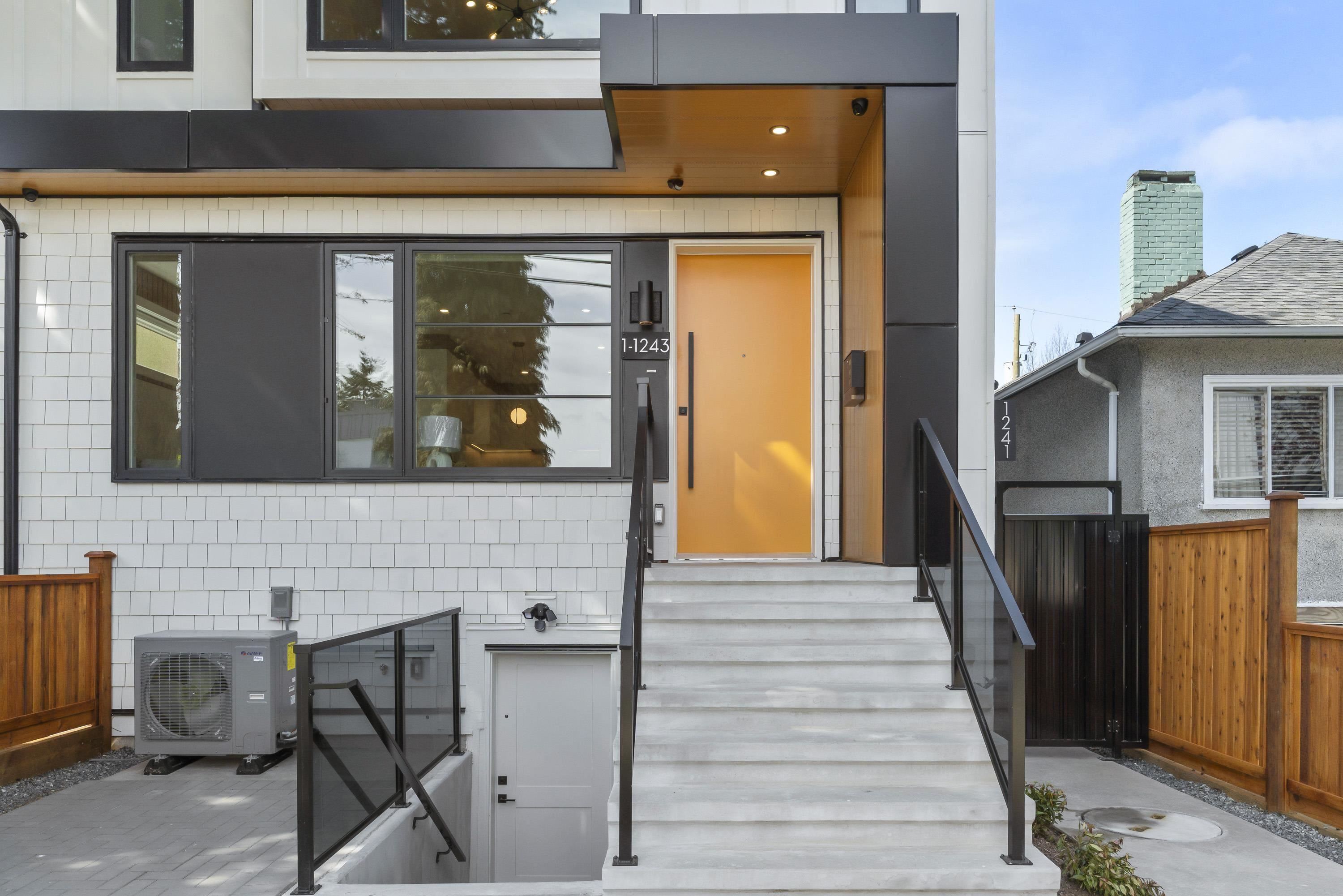 1 1243 NOOTKA STREET, R3056622, BC,