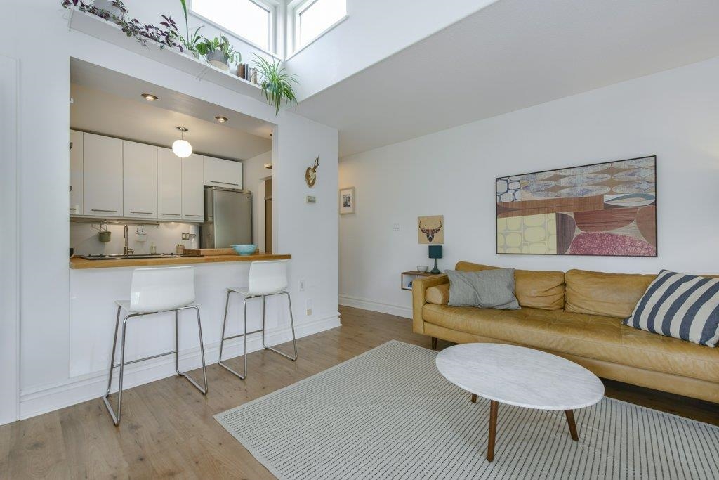 305 1622 FRANCES STREET, R3056685, BC,