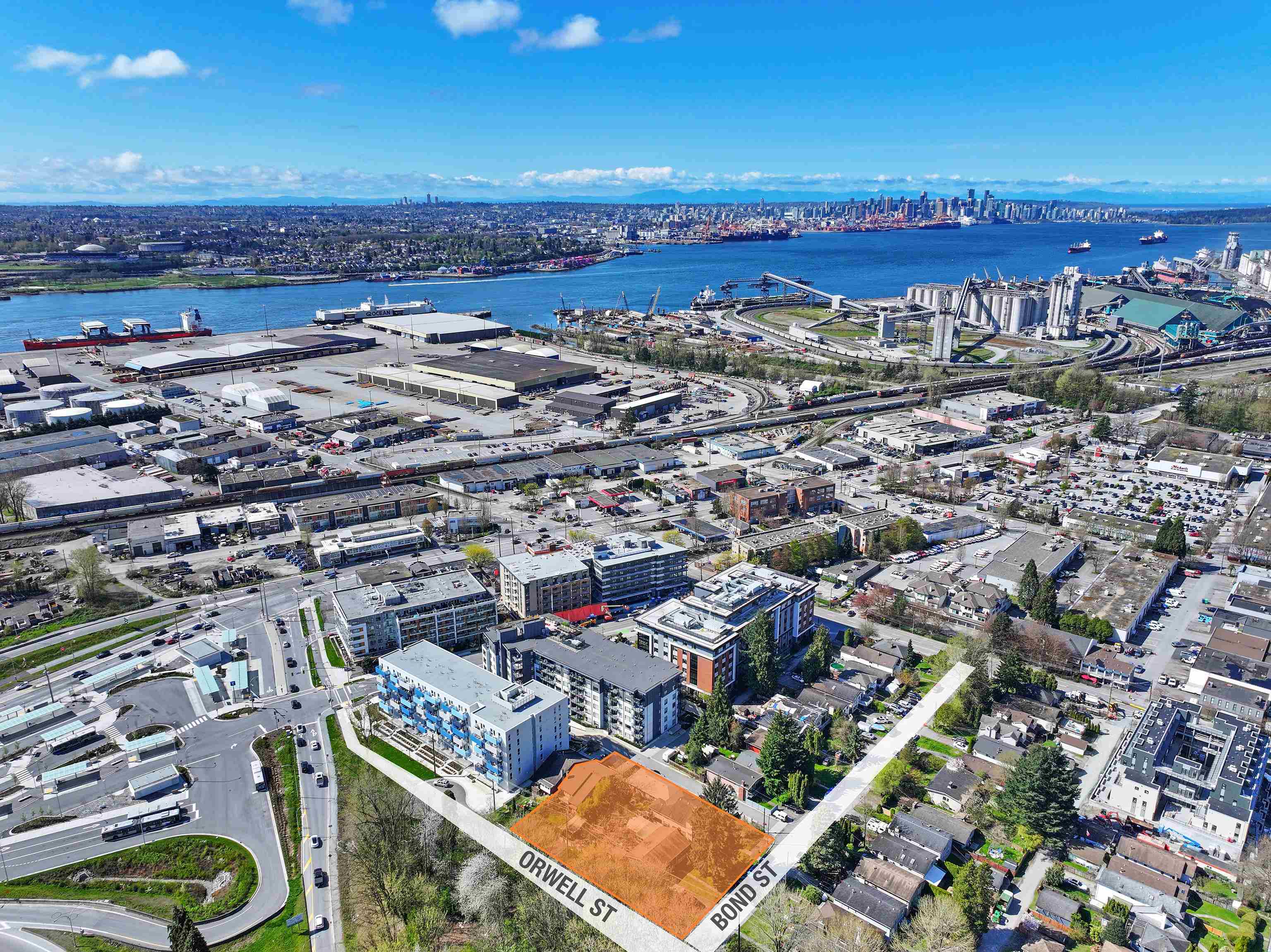 1583 BOND STREET, North Vancouver BC V7J 1E8, R3056699, BC,