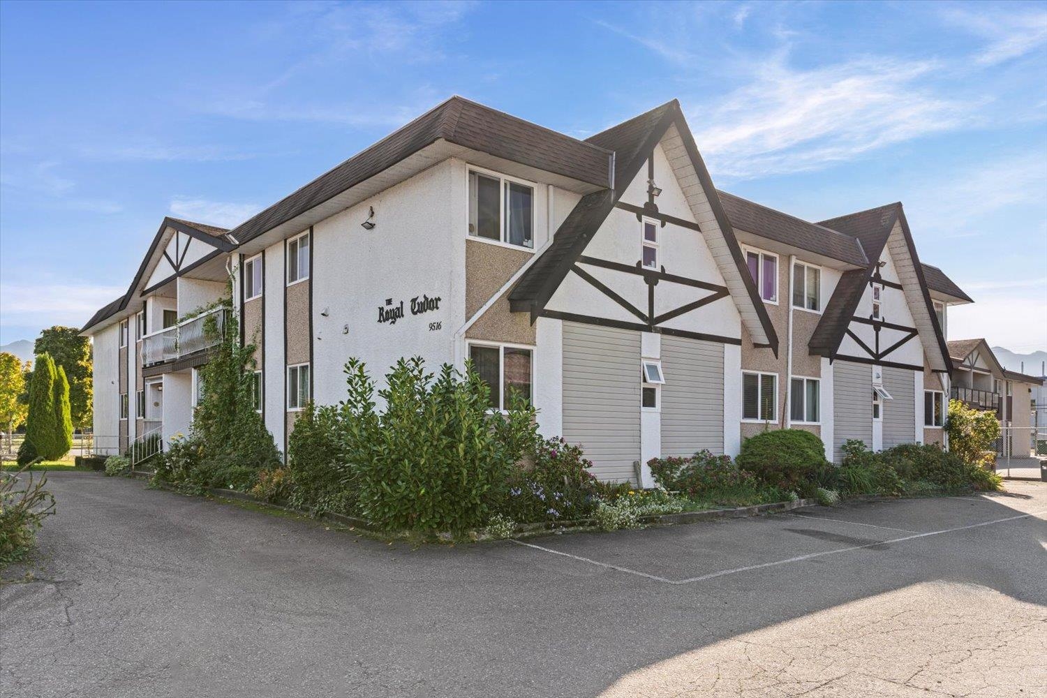MLS® listing #R3056722 for sale located at 203 9516 ROTARY STREET