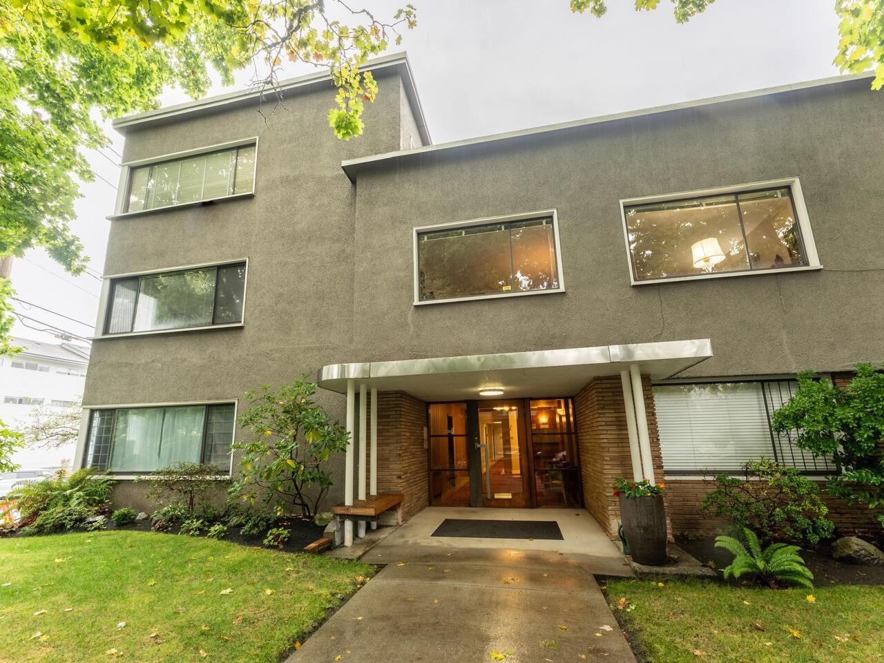 201 1695 W 10TH AVENUE, R3056733, BC,