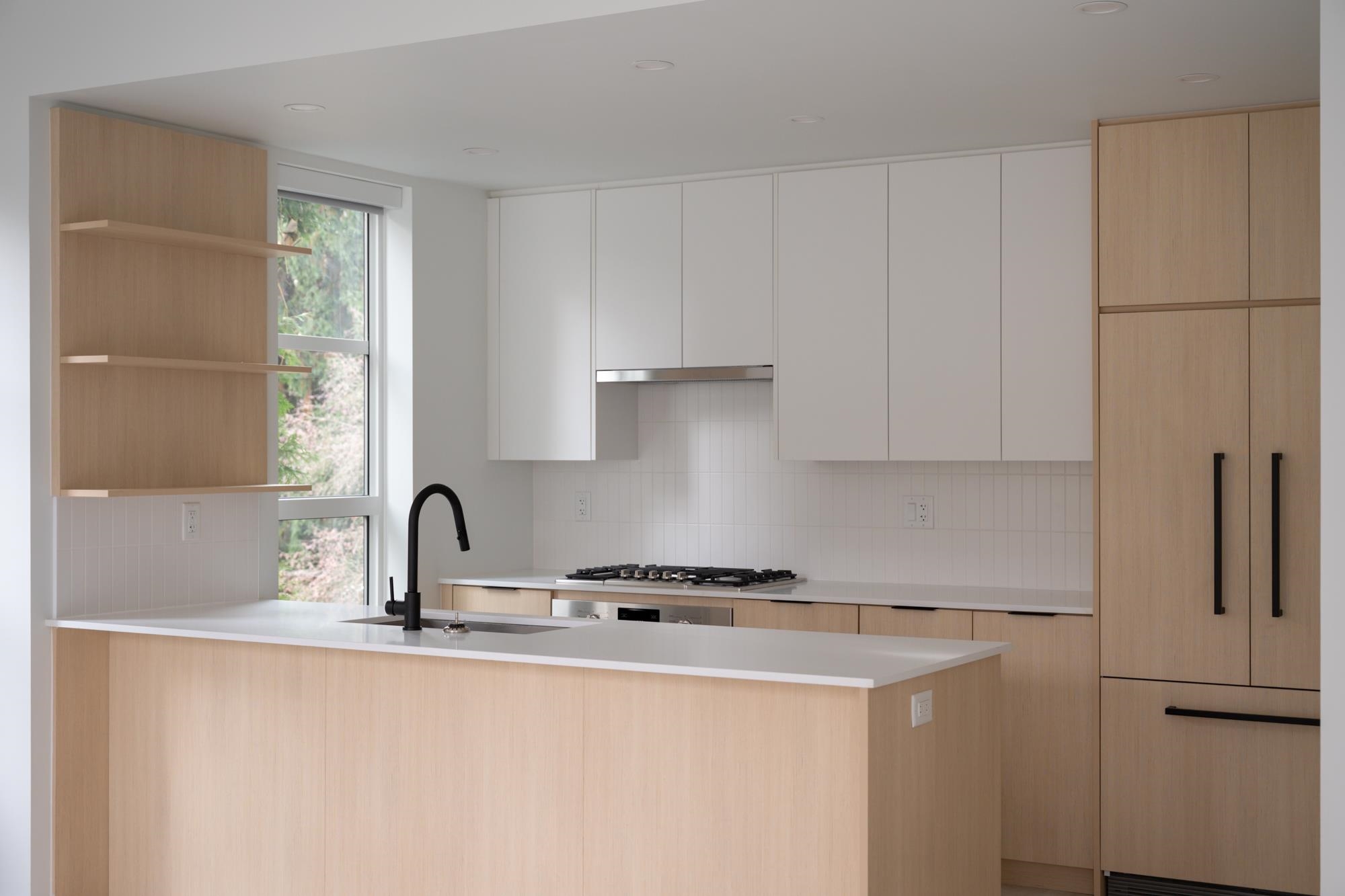 211 2045 HERITAGE PARK LANE, R3056736, BC,