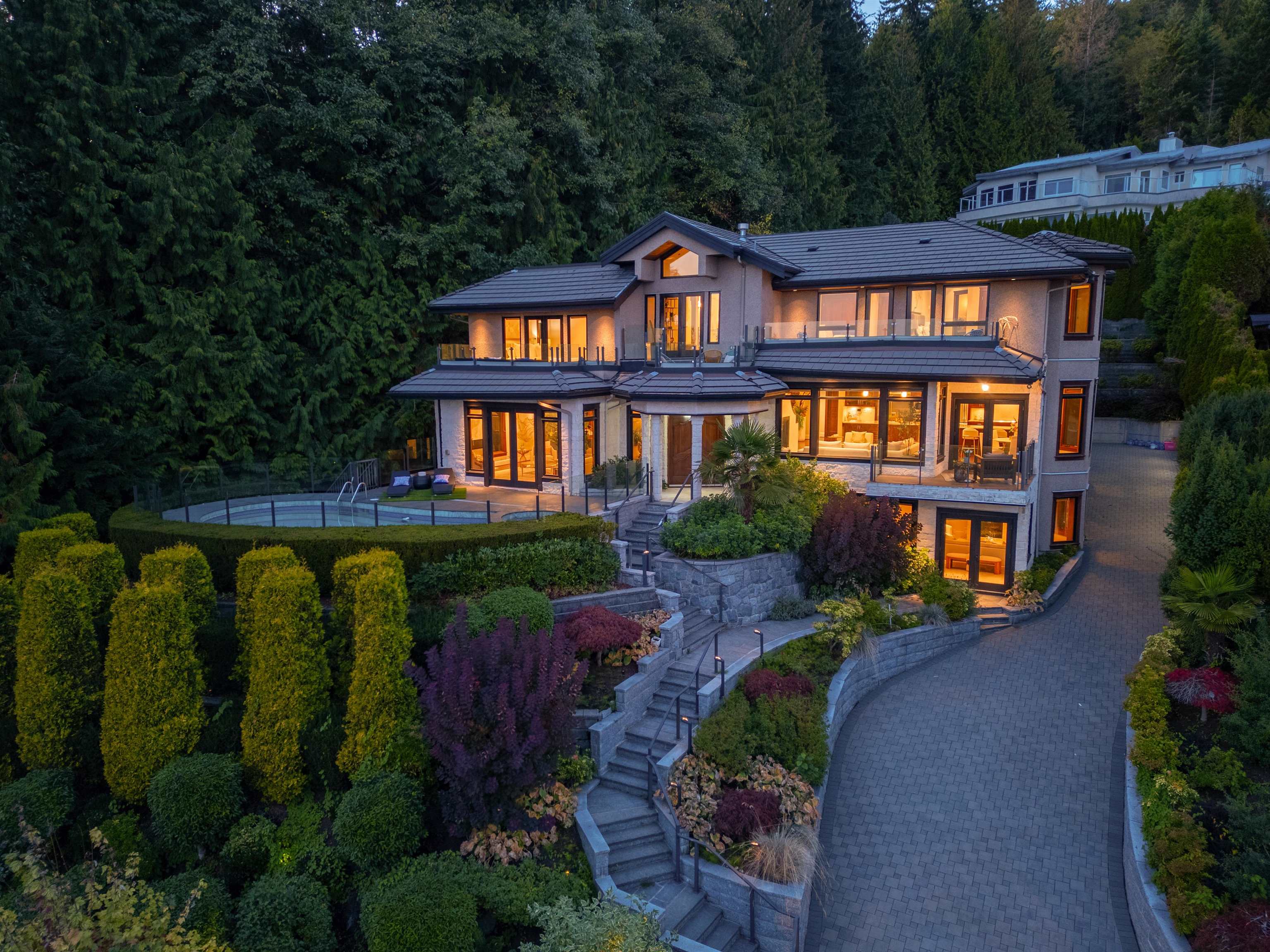 2673 FINCH HILL, West Vancouver BC V7S 3H3, R3056764, BC,