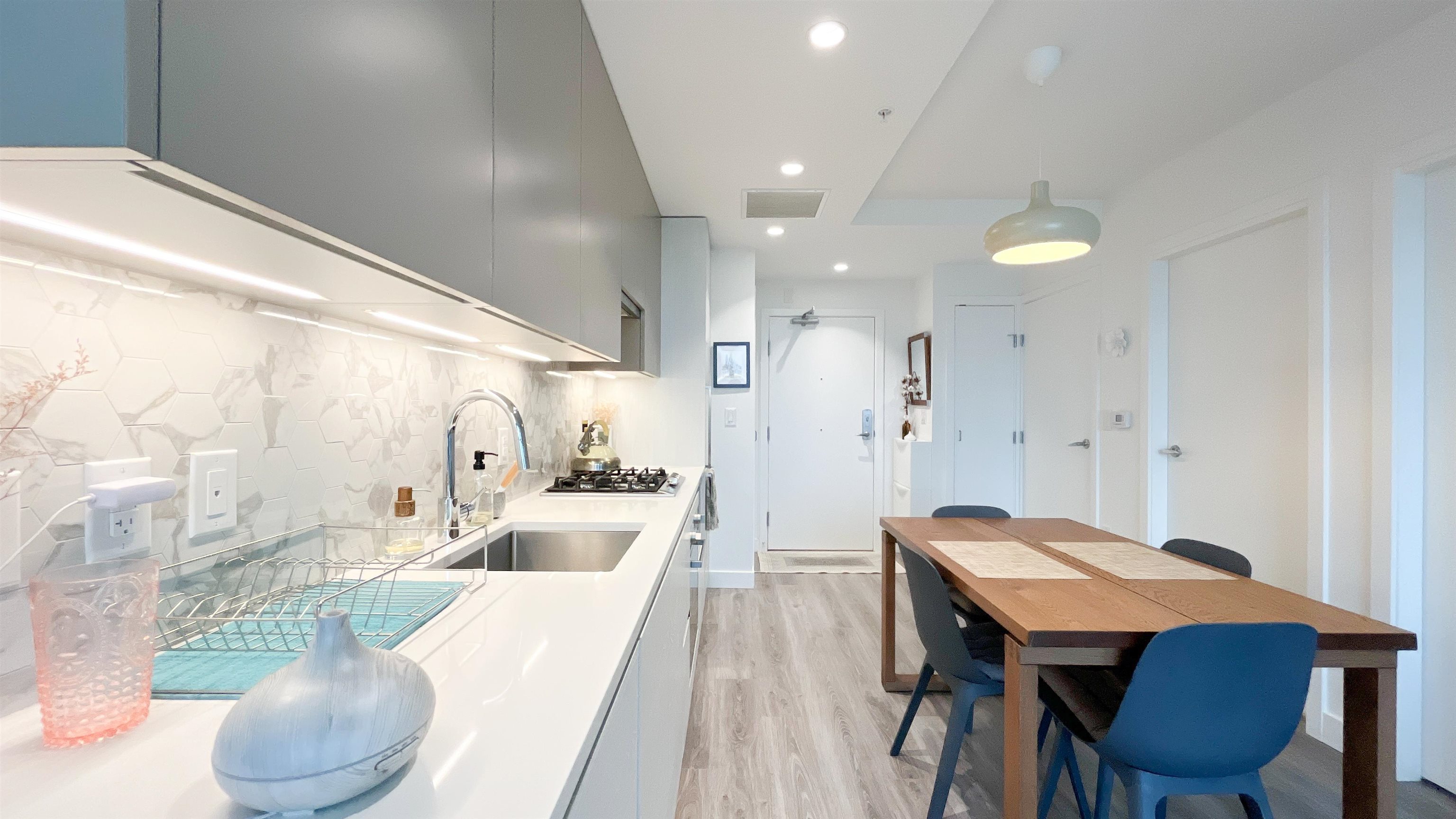 210 8181 CHESTER STREET, R3056906, BC,