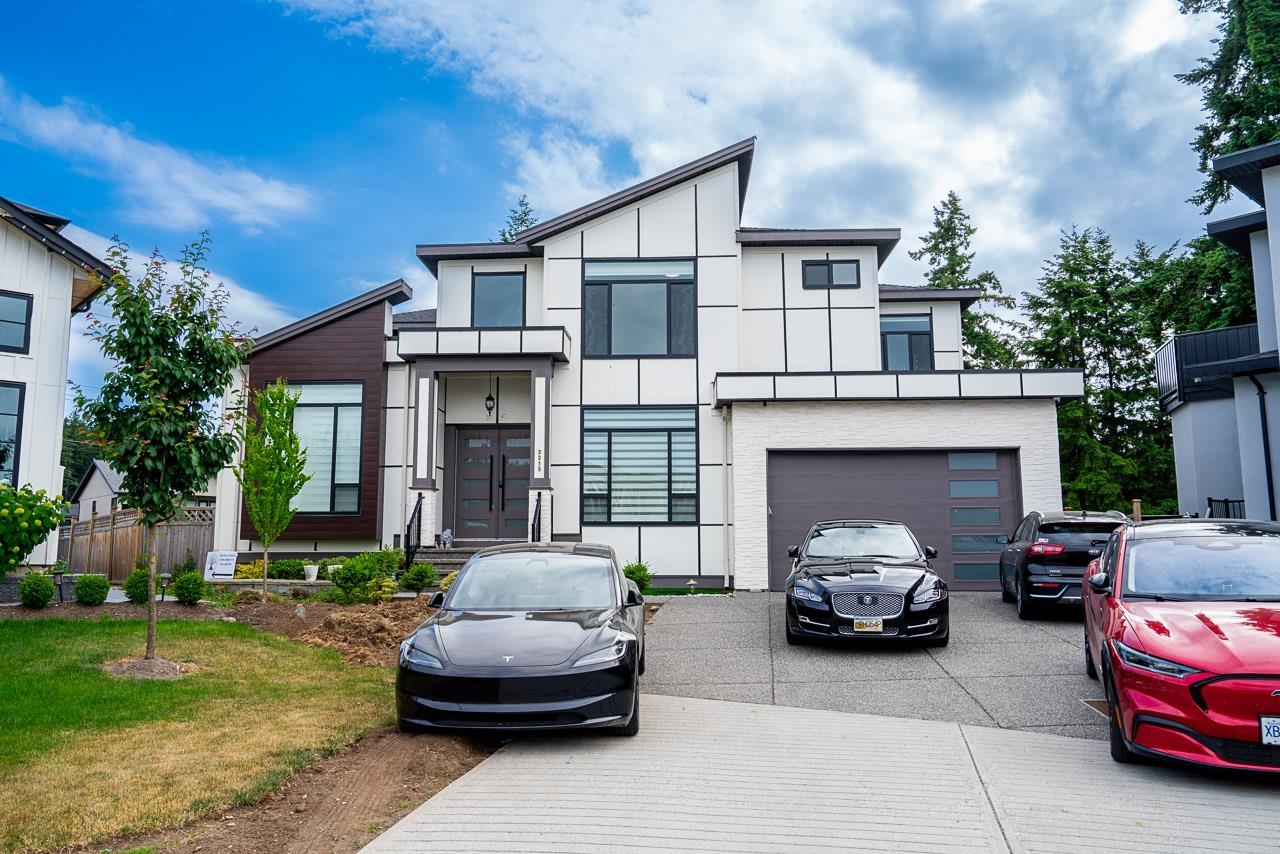 MLS® listing #R3056934 for sale located at 3215 197 STREET, Langley BC V3A 4T1
