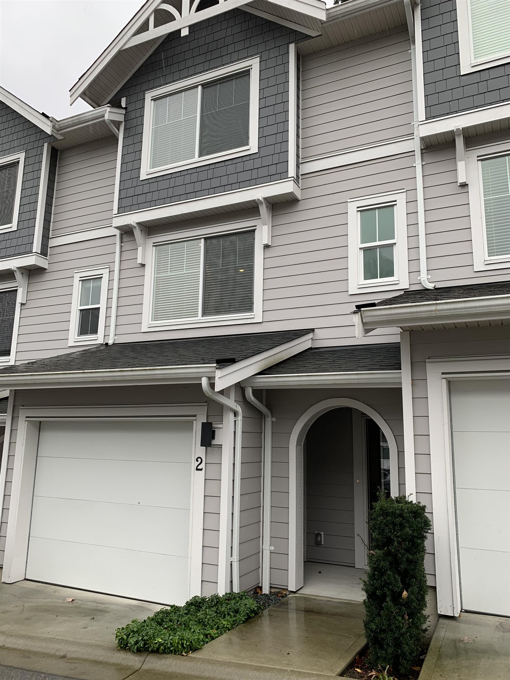 2 15717 MOUNTAIN VIEW DRIVE, R3056956, BC,