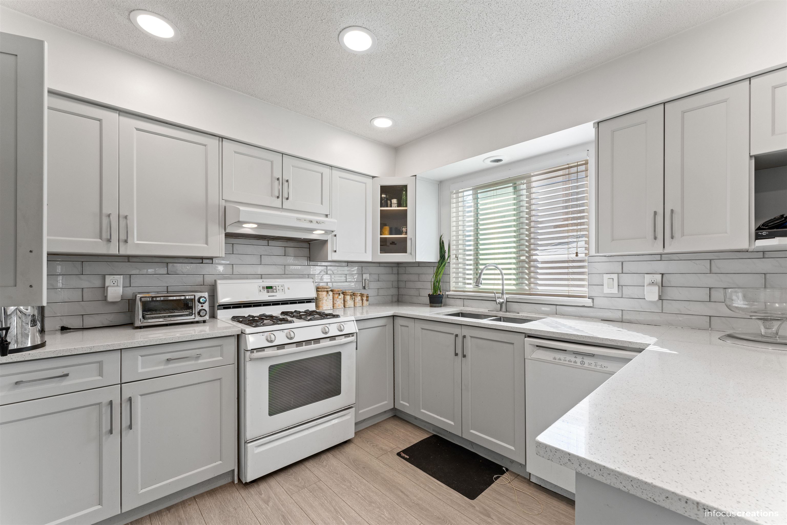 13248 82 AVENUE, Surrey BC V3W 8Z4, R3056992, BC,