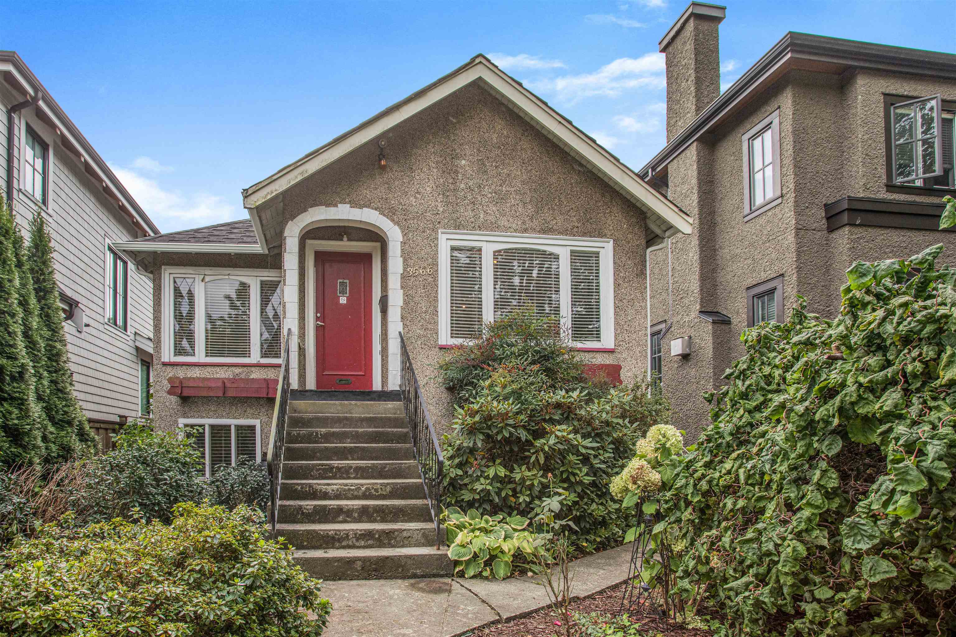 MLS® listing #R3057050 for sale located at 3566 W 11TH AVENUE, Vancouver BC V6R 2K2