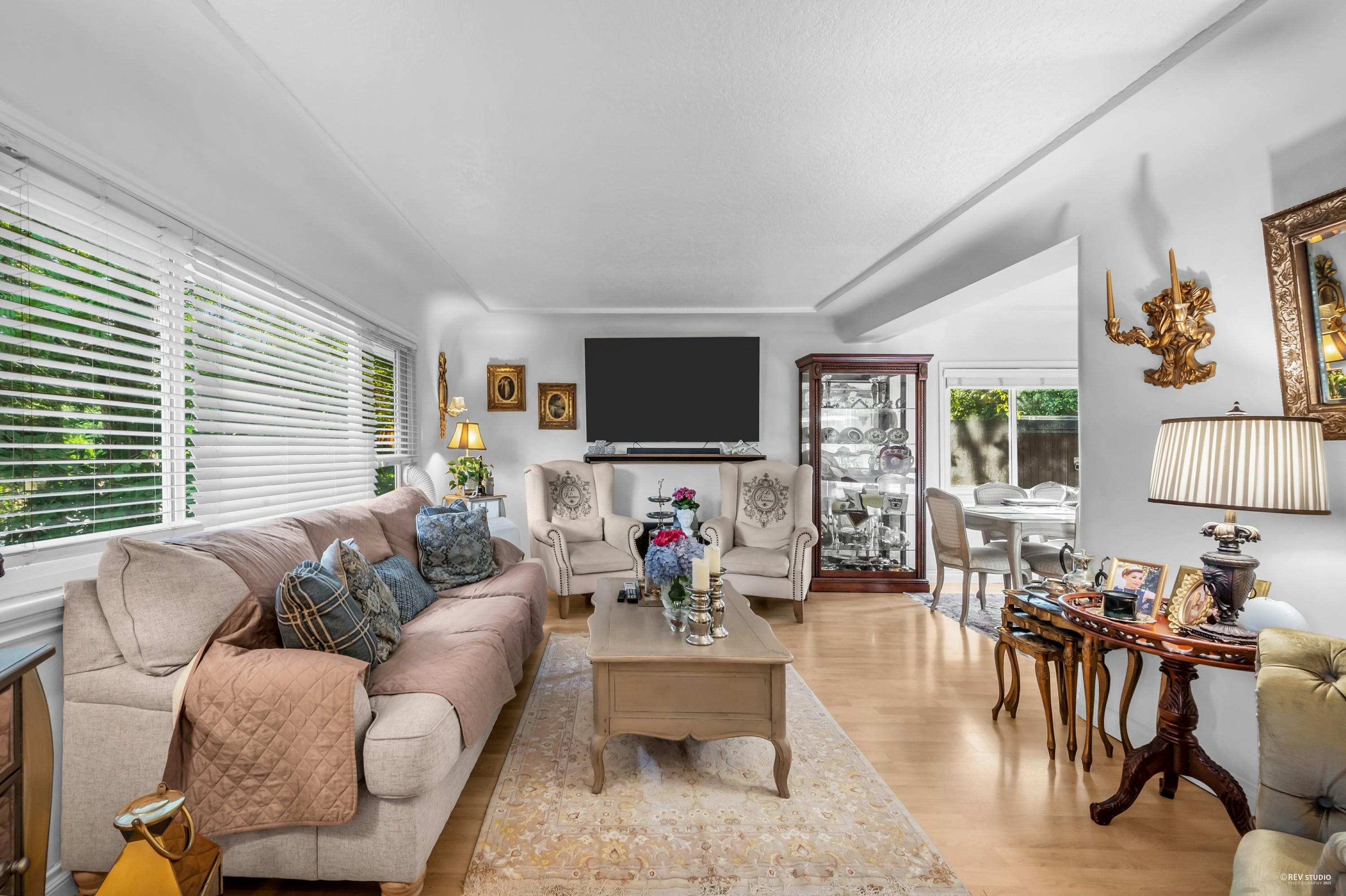 1052 MONTROYAL BOULEVARD, North Vancouver BC V7R 2H4, R3057221, BC,
