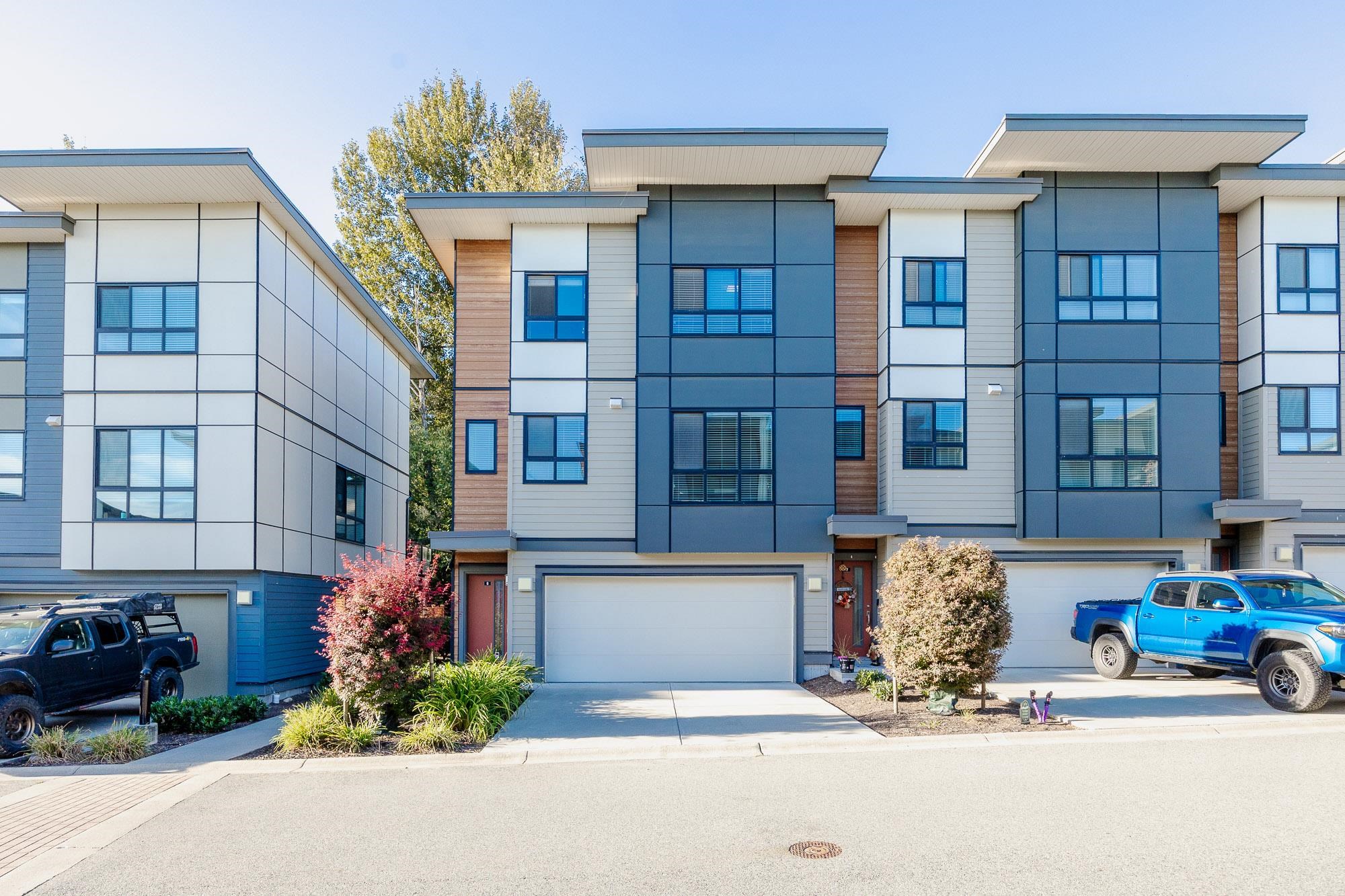 6 1968 PARALLEL ROAD, R3057479, BC,