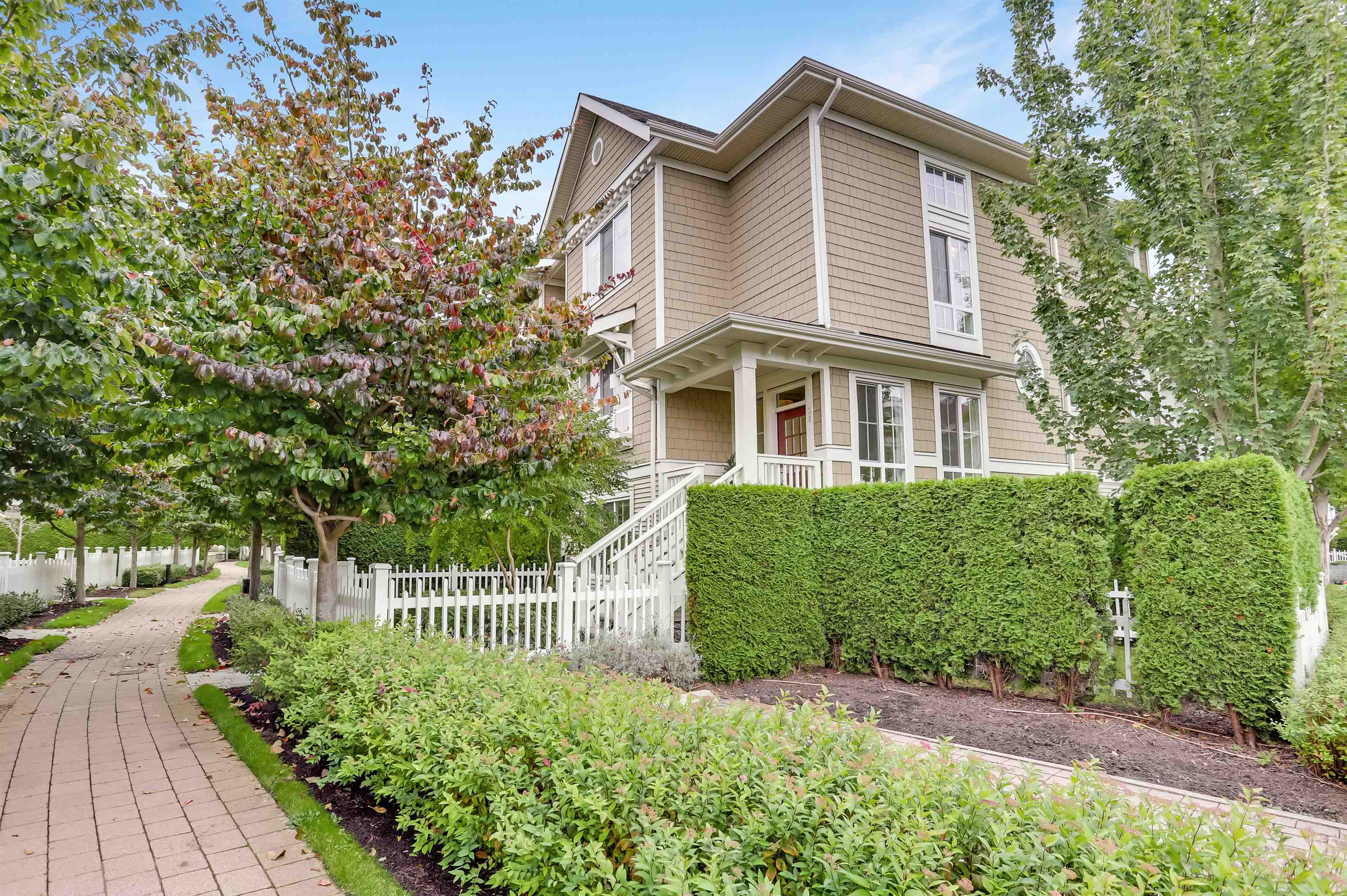 30 5510 ADMIRAL WAY, R3057578, BC,