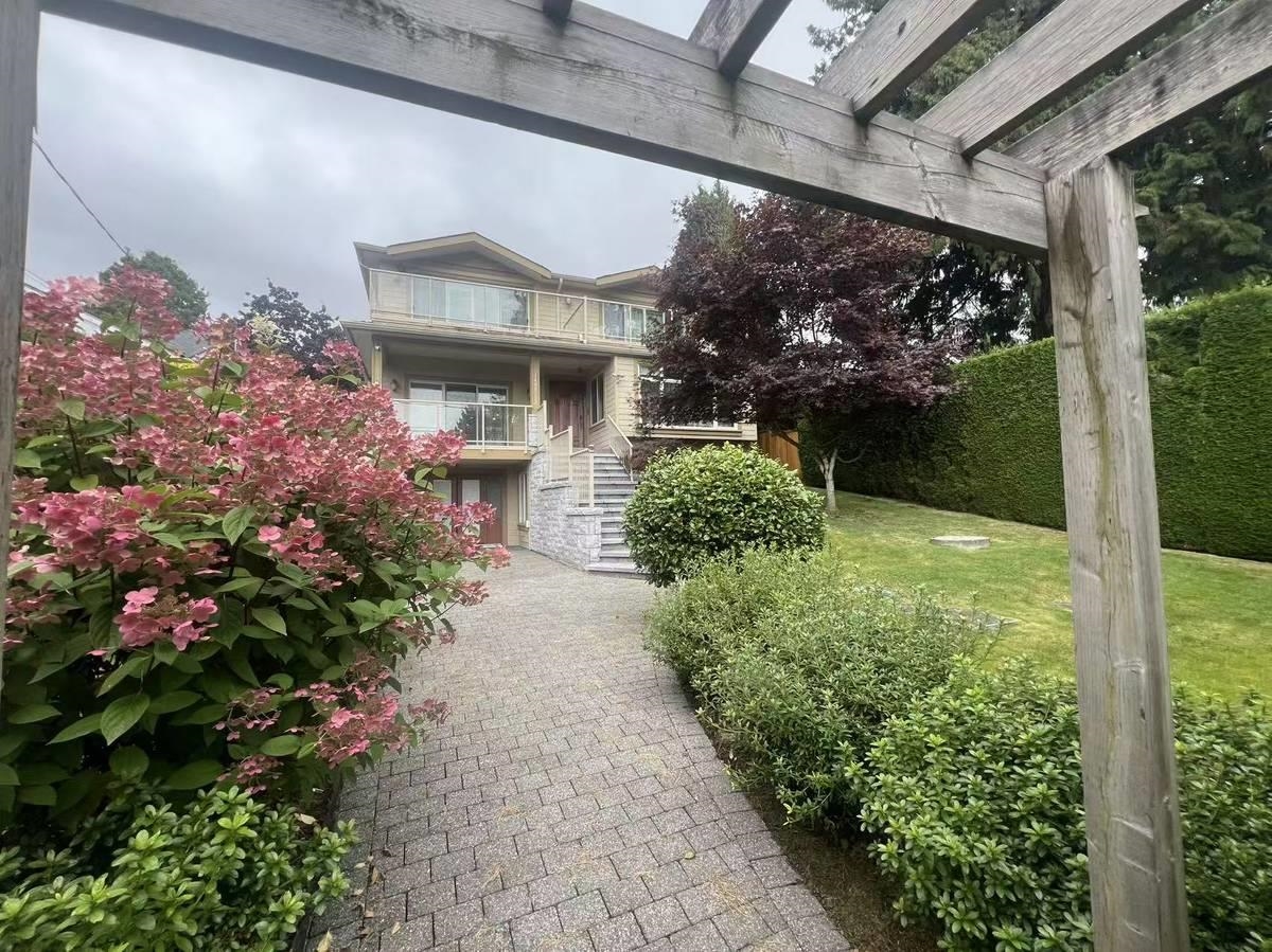 MLS® listing #R3057712 for sale located at Ground Level-1481 PALMERSTON, West Vancouver BC V7T 2H8