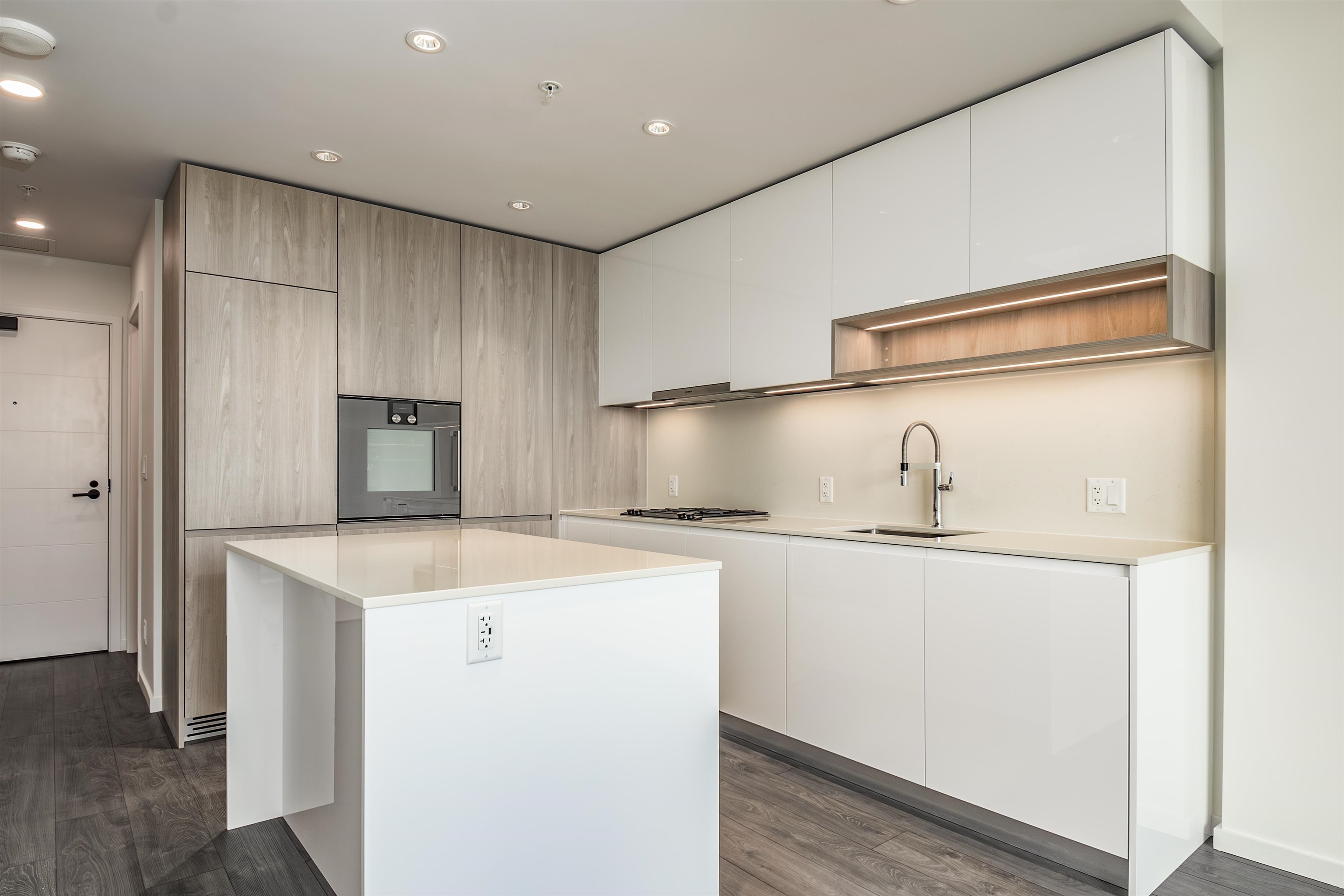 MLS® listing #R3057749 for sale located at 765 6600 MINORU BOULEVARD