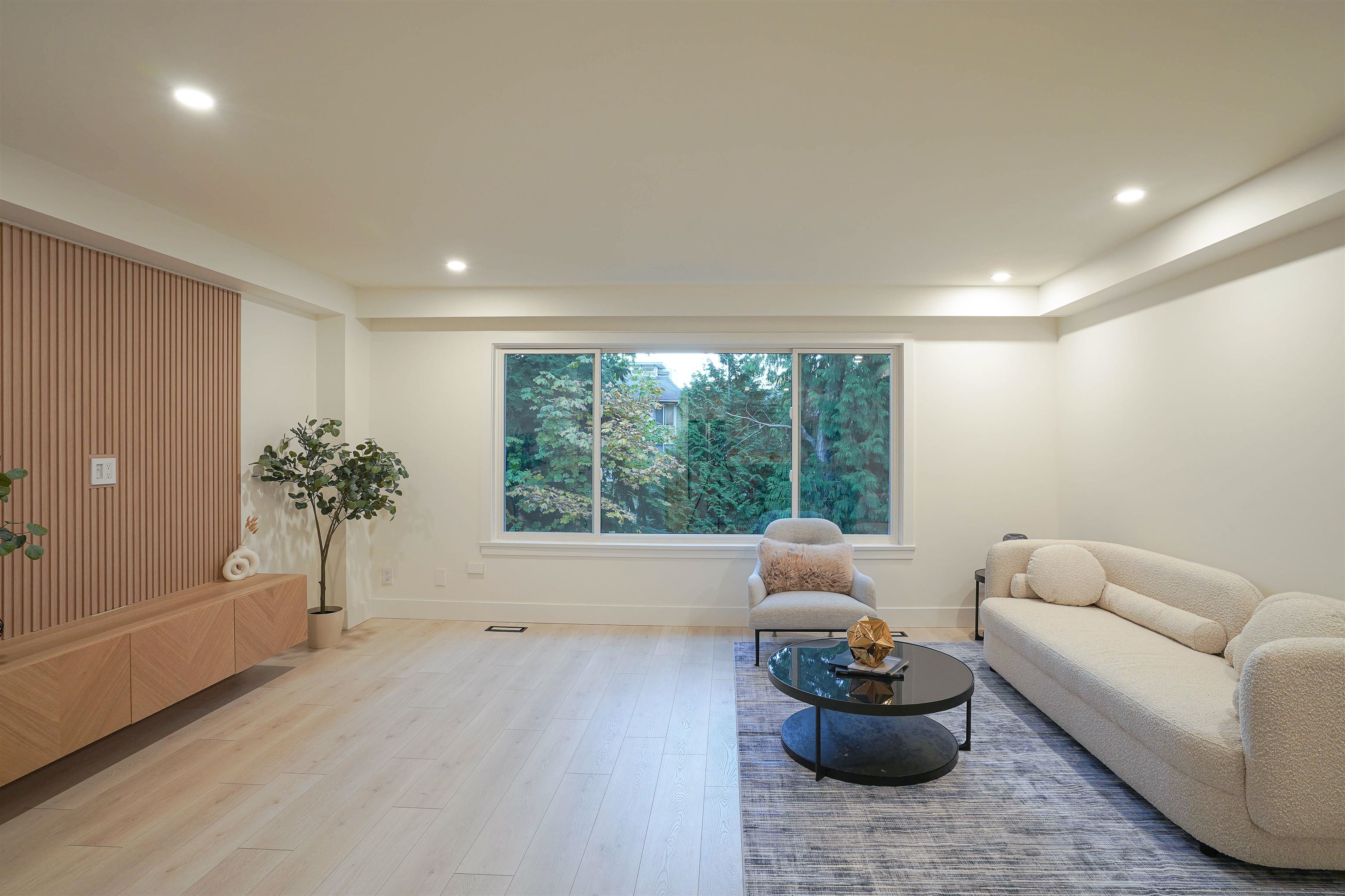 2078 SPRINGER AVENUE, Burnaby BC V5B 3M5, R3057846, BC,