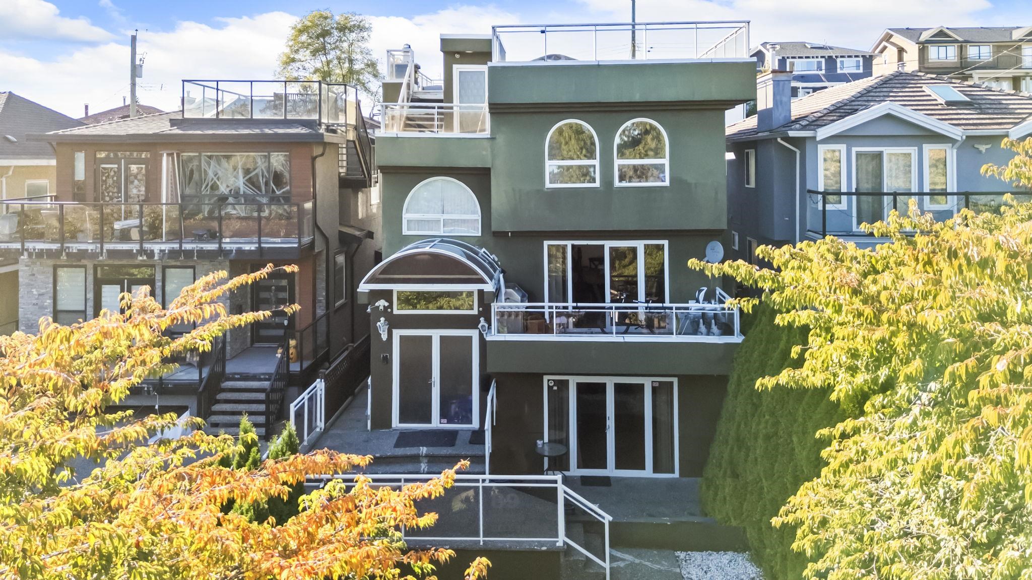 89 ELLESMERE AVENUE, Burnaby BC V5B 3S5, R3058136, BC,
