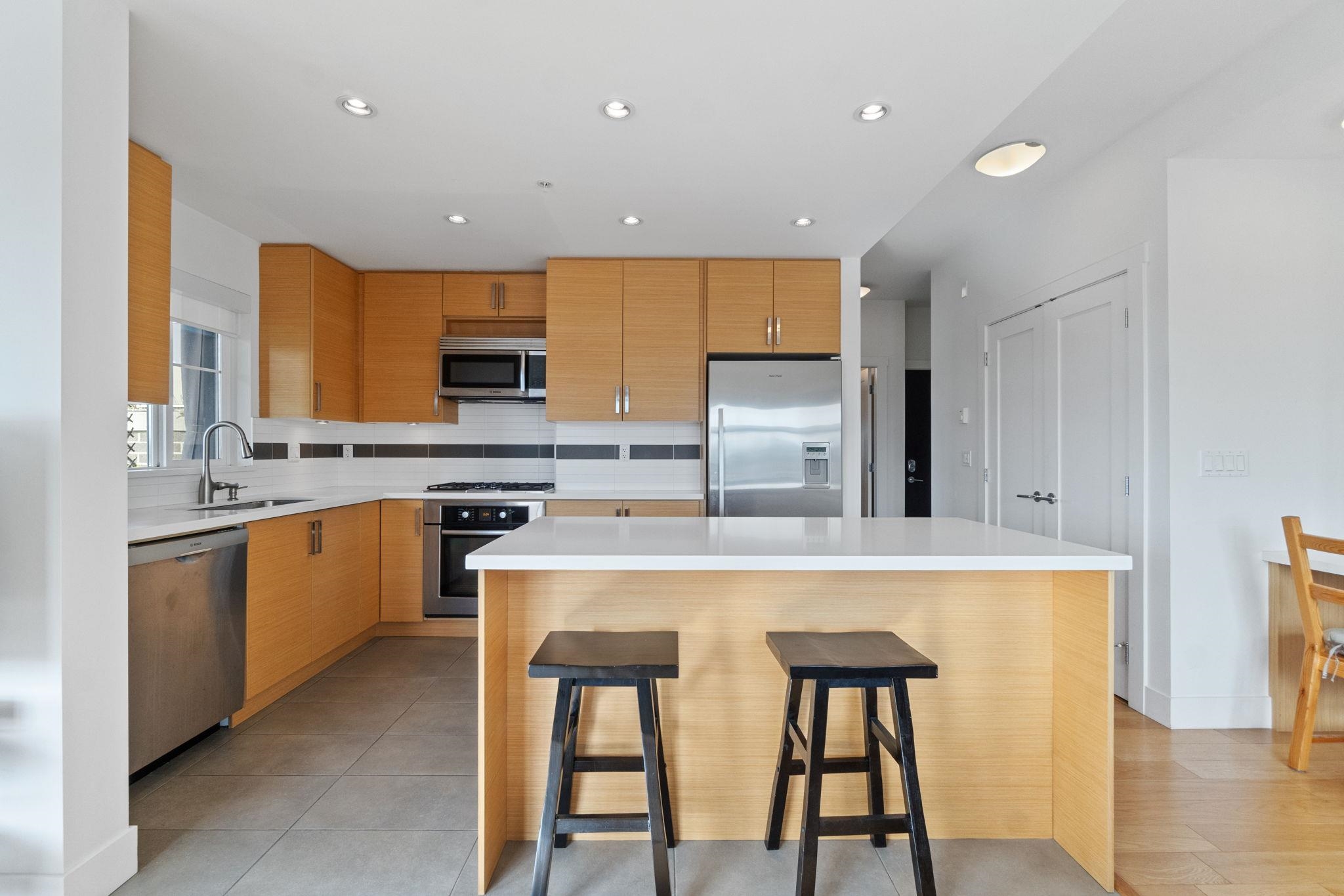 307 4710 HASTINGS STREET, R3058162, BC,
