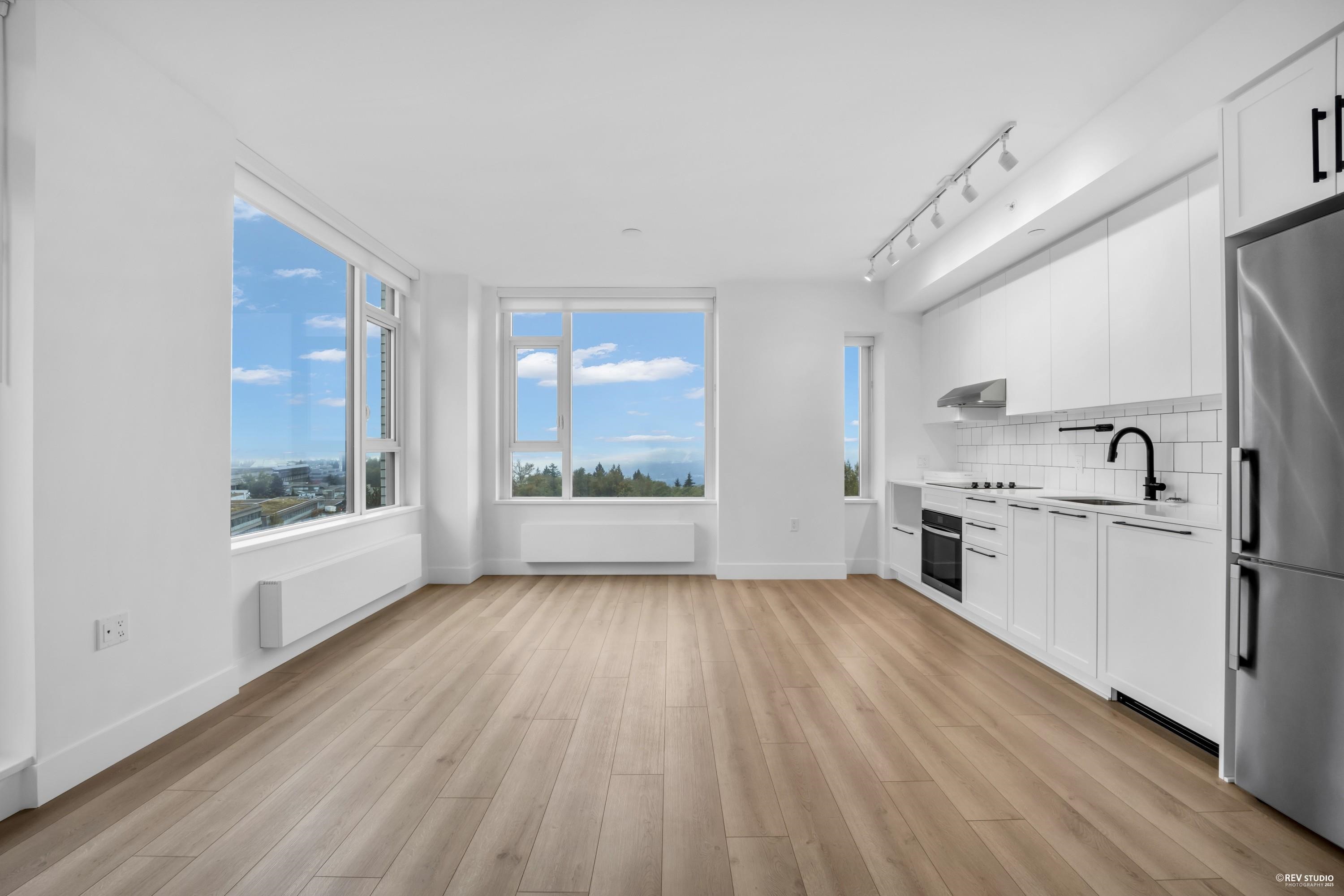 802 8750 UNIVERSITY CRESCENT, R3058164, BC,