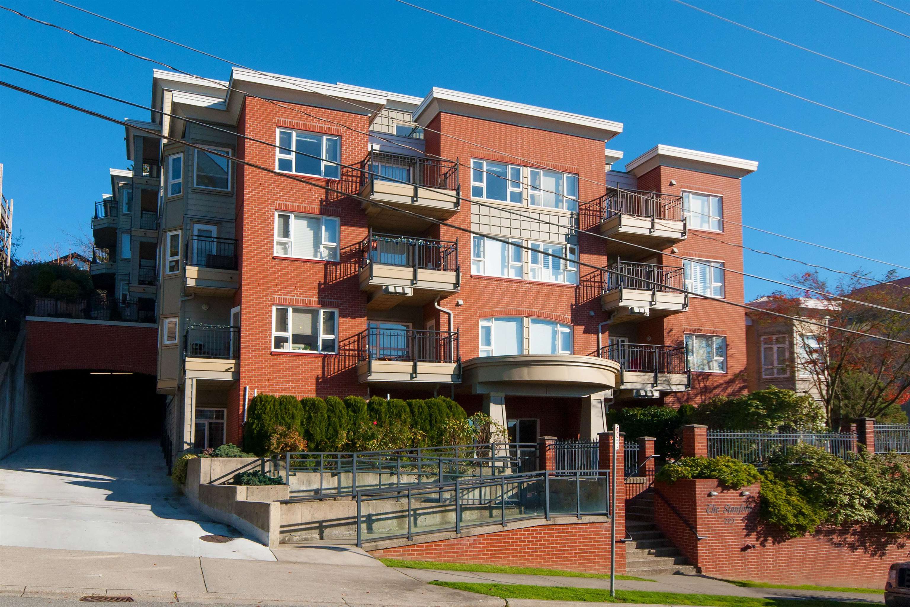 504 221 ELEVENTH STREET, R3058194, BC,