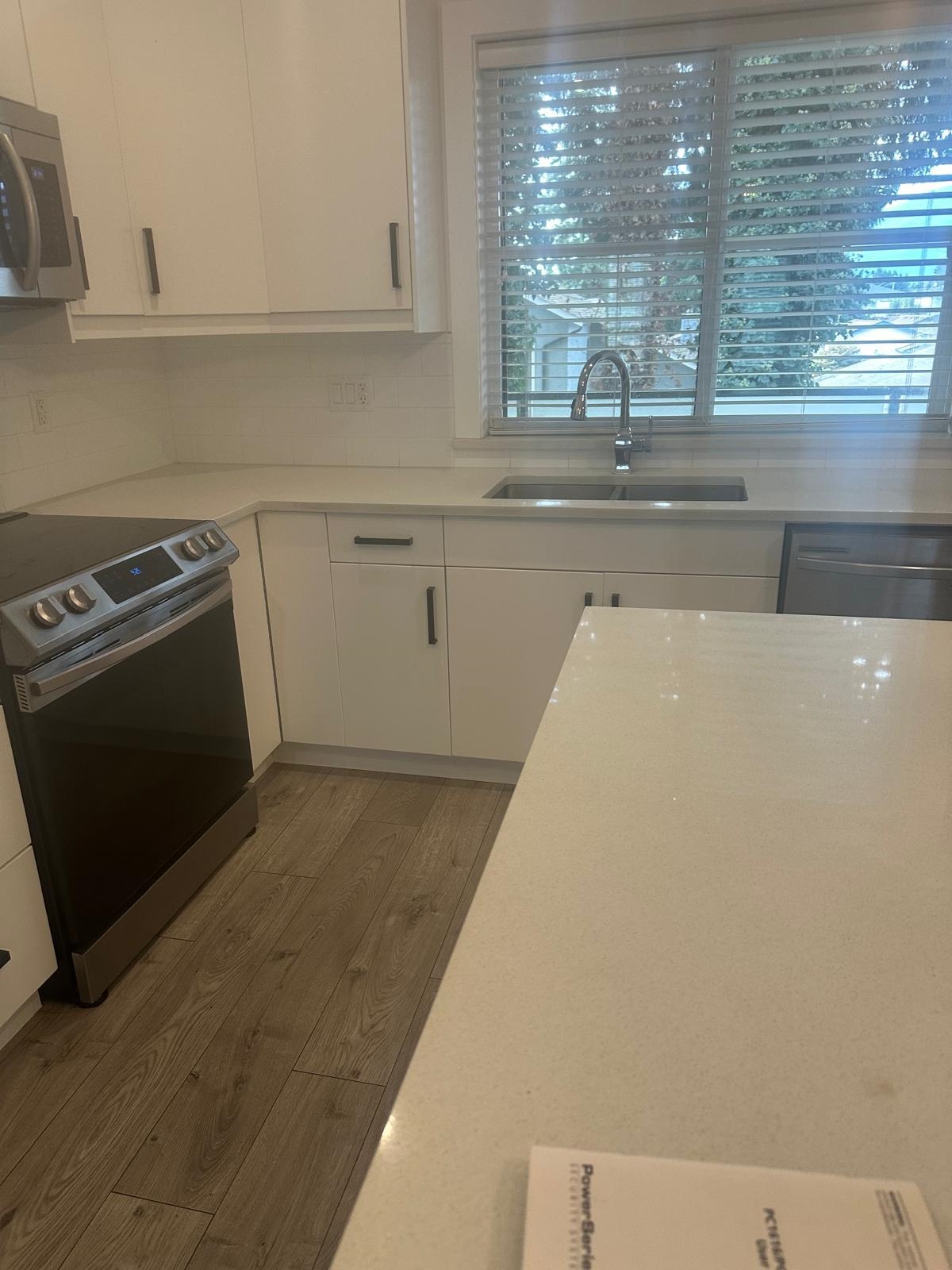 6 45608 BERNARD AVENUE, R3058256, BC,