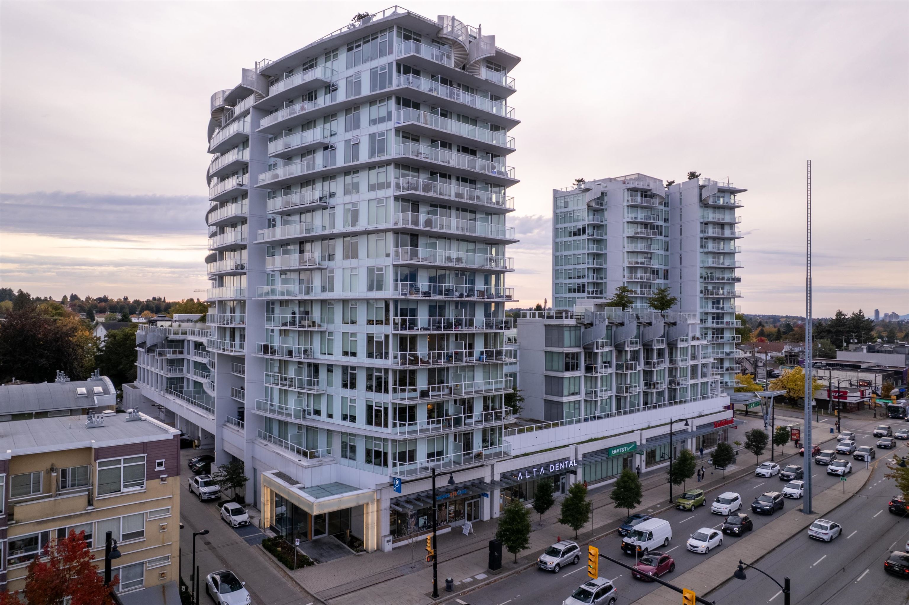 1107 2220 KINGSWAY, R3058387, BC,