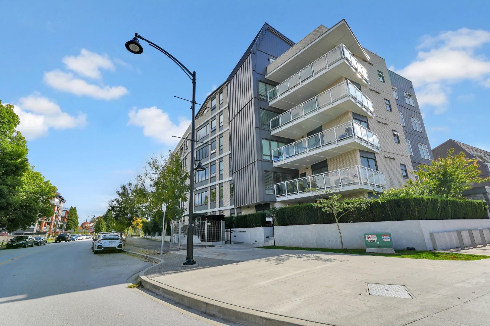 411 22226 BROWN AVENUE, R3058738, BC,
