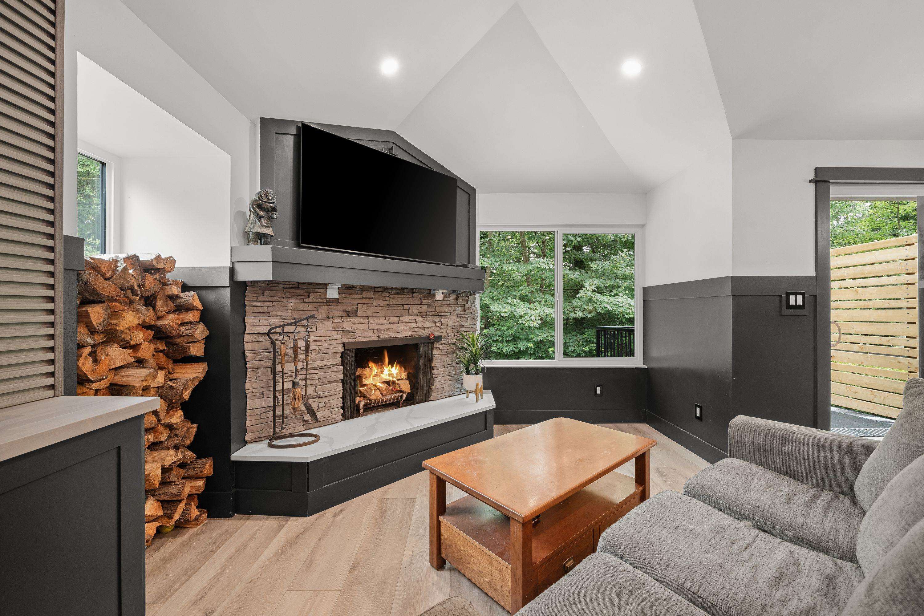 1430 DRAYCOTT ROAD, North Vancouver BC V7J 1W2, R3058780, BC,