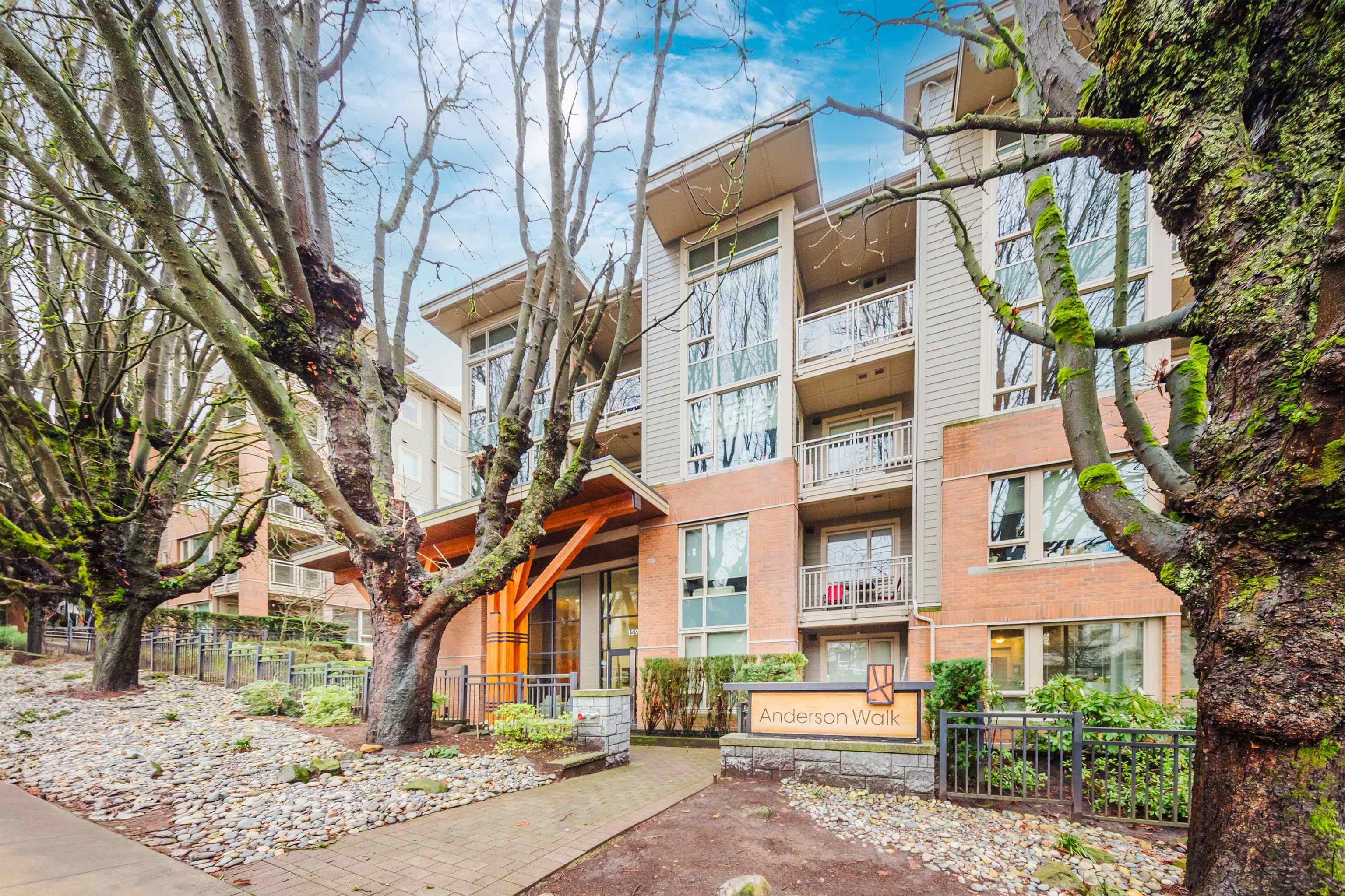 307 159 22ND STREET, R3058782, BC,
