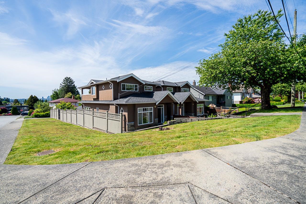 5498 VENABLES STREET, Burnaby BC V5B 1Y1, R3059184, BC,