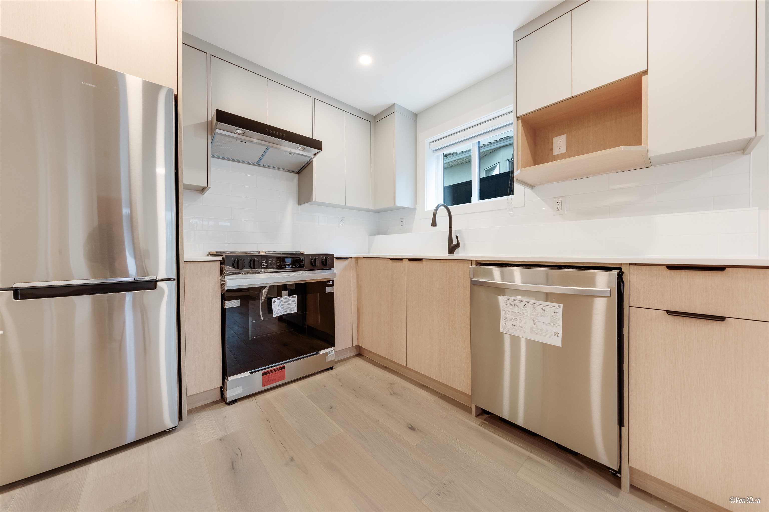 101 5092 SLOCAN STREET, R3059418, BC,