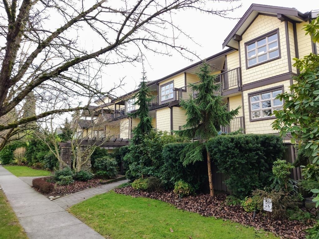 105 235 4TH STREET, R3059424, BC,